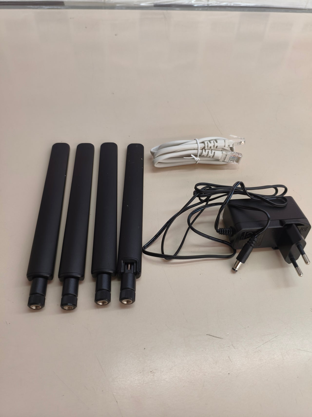 Cudy 4G LTE Cat 18, router Wi-Fi 6 AX1800, Dual SIM, 1,2 Gbps