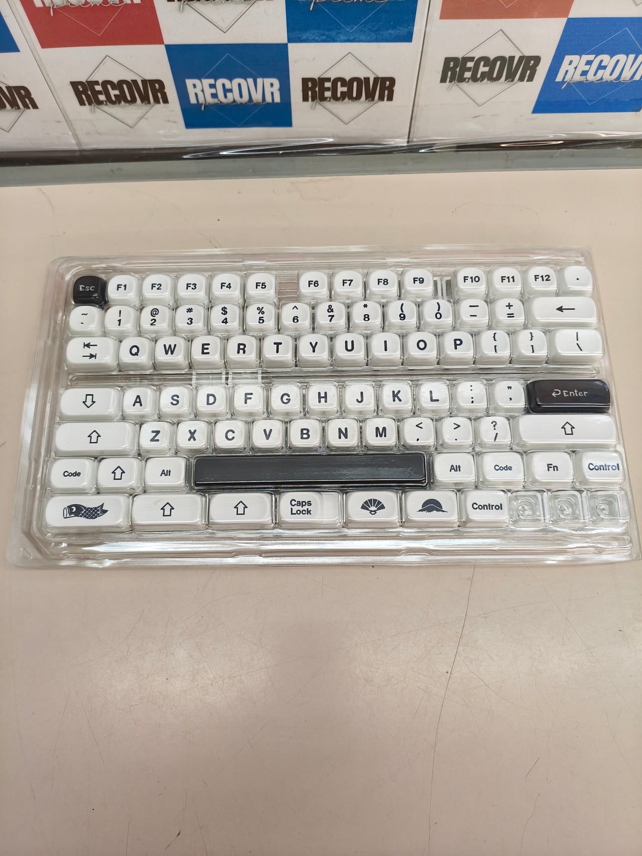 Teclas PBT Womiercon diseño MOA