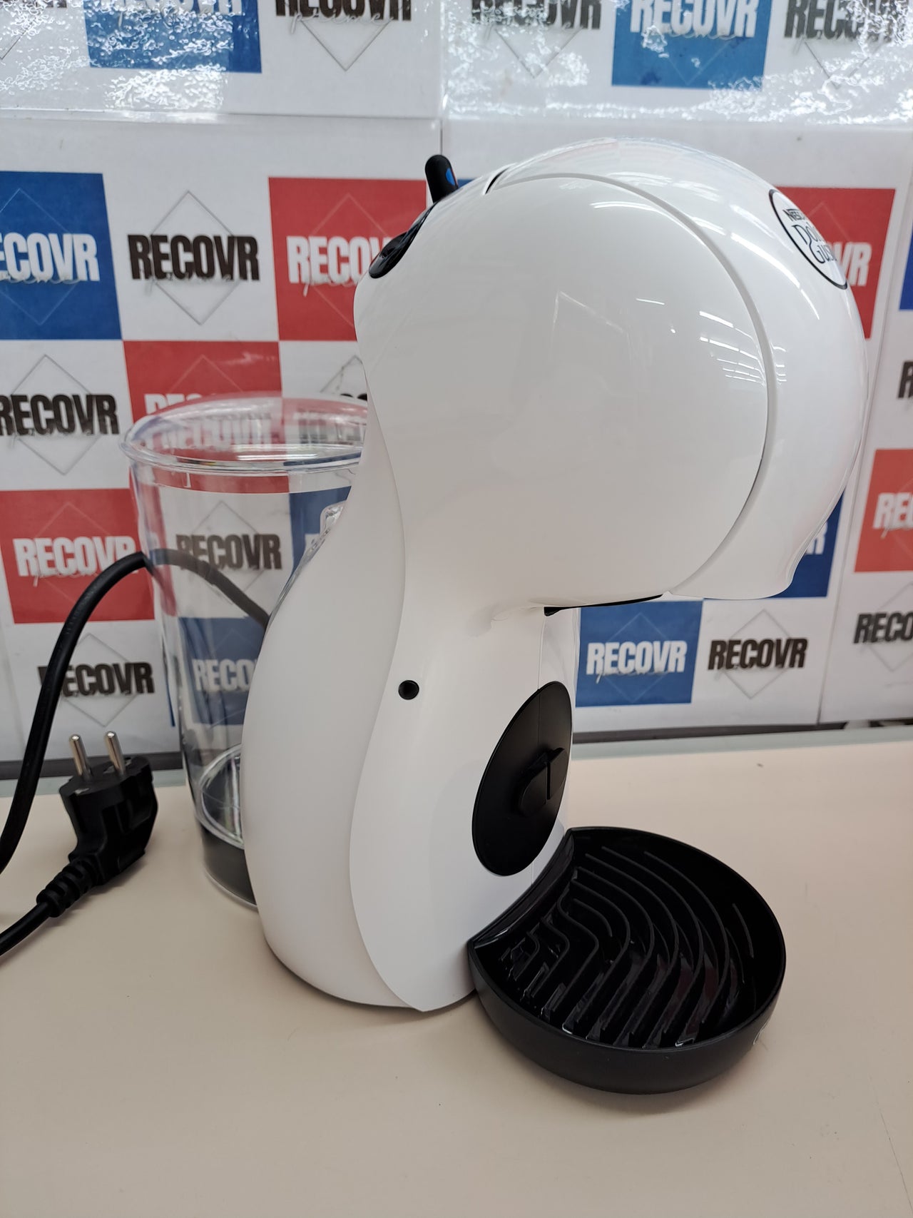 Cafetera cápsulas compacta 1500 W – De'Longhi