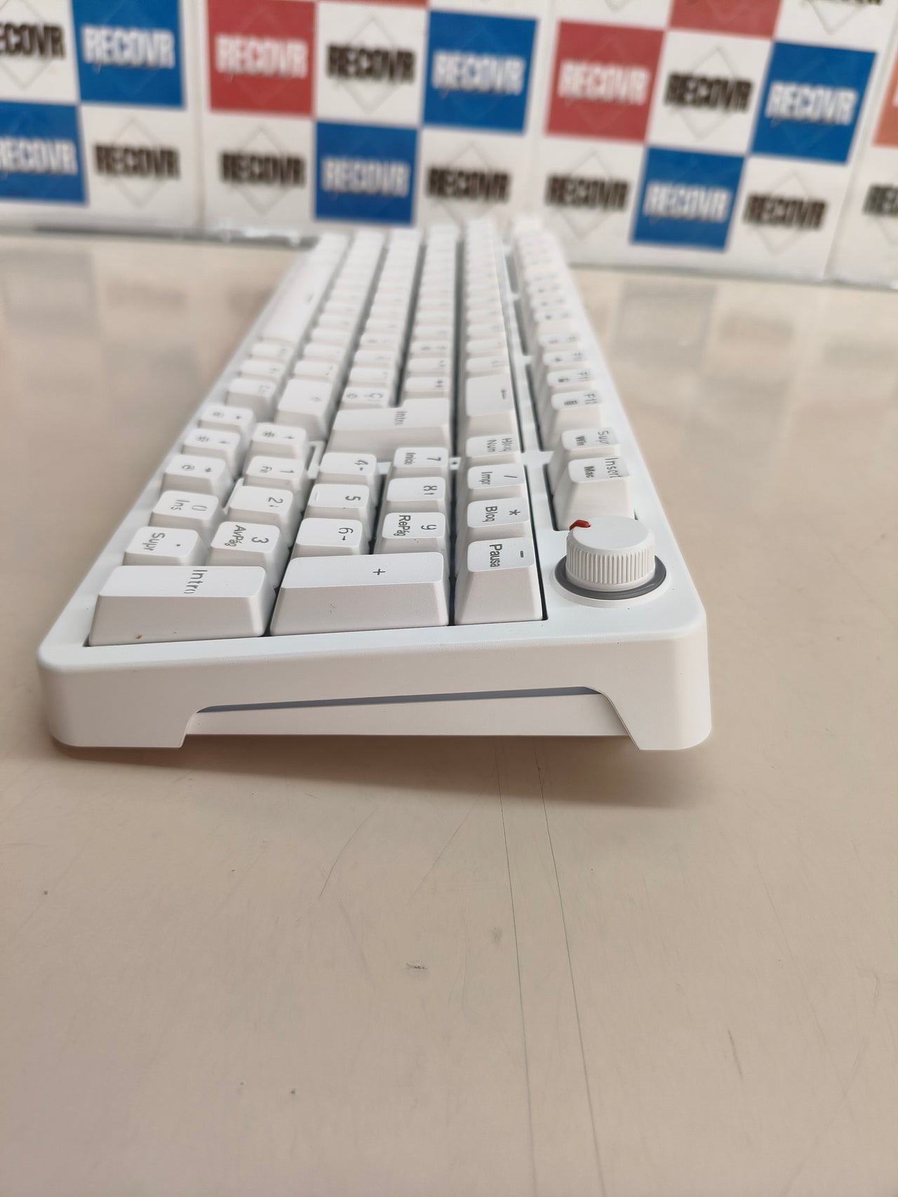 Teclado mecánico gaming Mars Gaming MKPRO