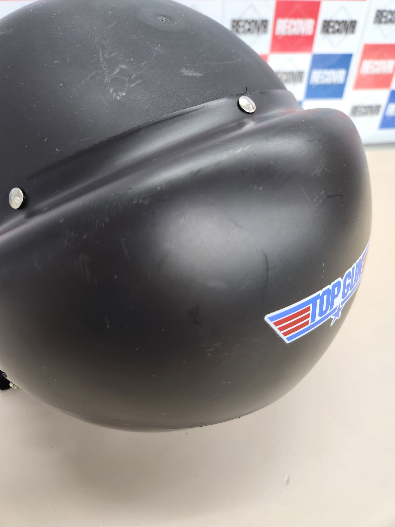 Casco Top Gun negro deluxe con visera ajustable Smiffys
