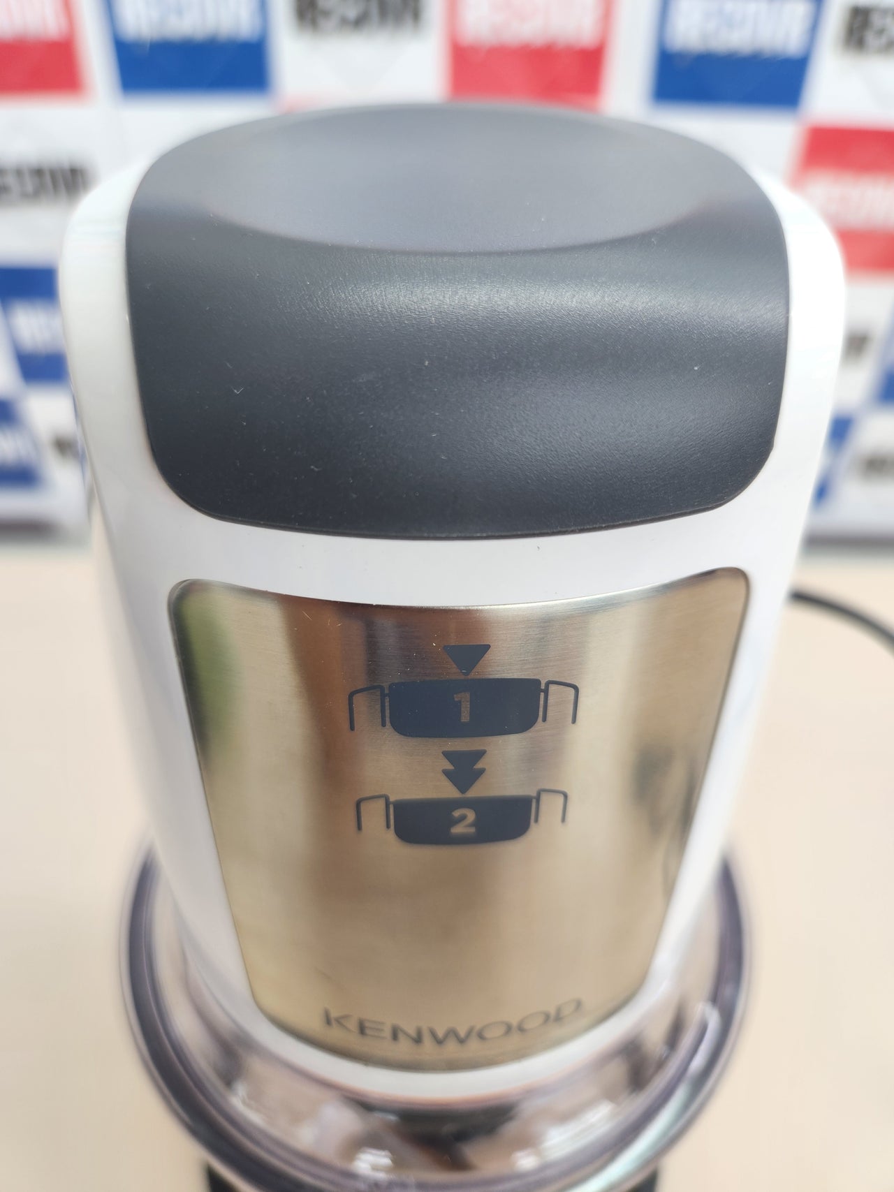 Picadora 500W, 0,5L, 2 Velocidades,con Recipiente  Cuatro Cuchillas, Anillo Antideslizante para Mayor Estabilidad, Apta para Lavavajillas, Blanca CHP61.100WH Kenwood Easy Chop