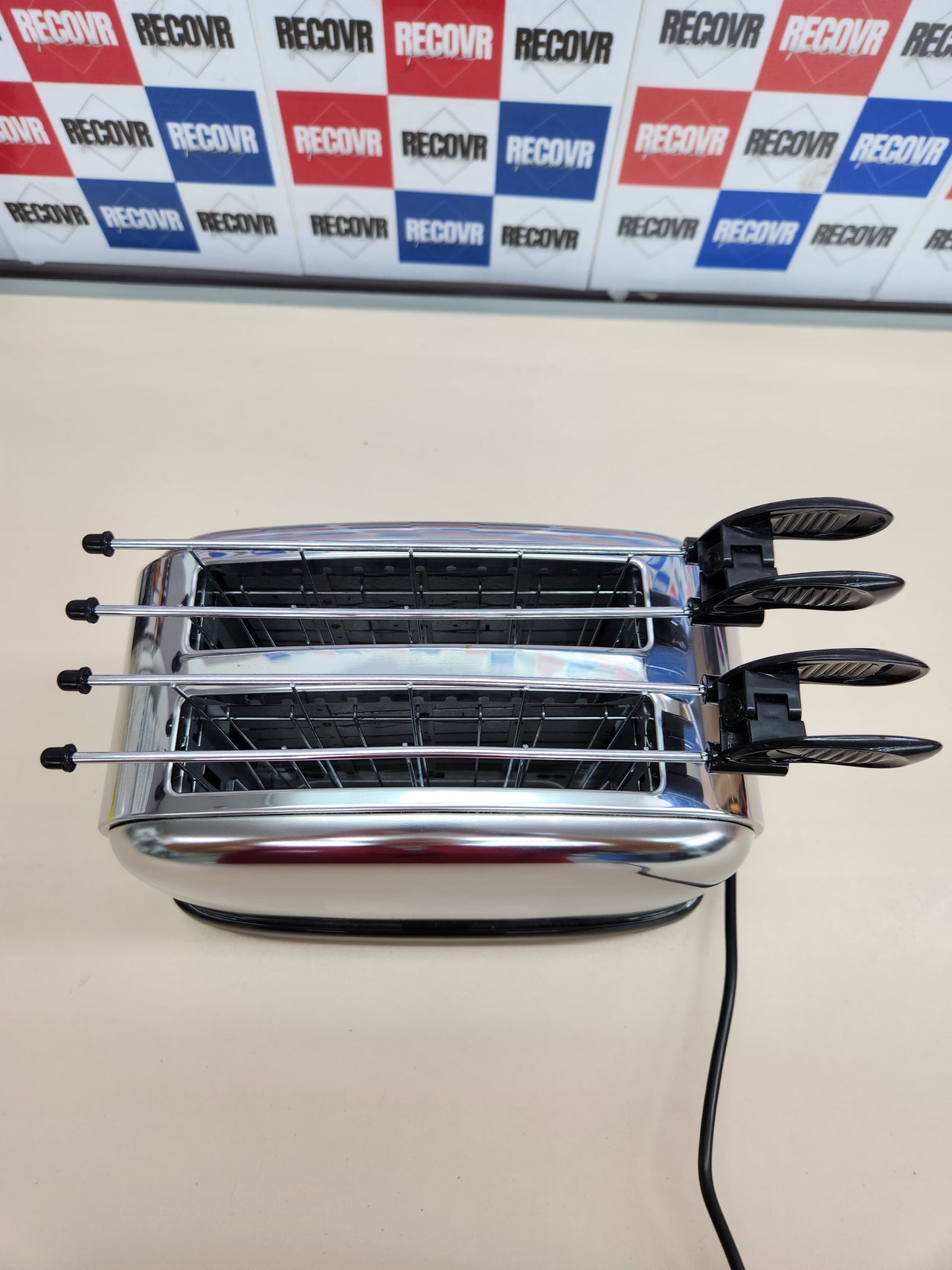 Tostadora 2 Rejillas para Sándwiches, 2 Ranuras Cortas y Anchas, Tostador para 2 Rebanadas, Bandeja Recogemigas, Función Cancelar y Descongelar, Acero Inox., Plata - 23310-57 Russell Hobbs Victory