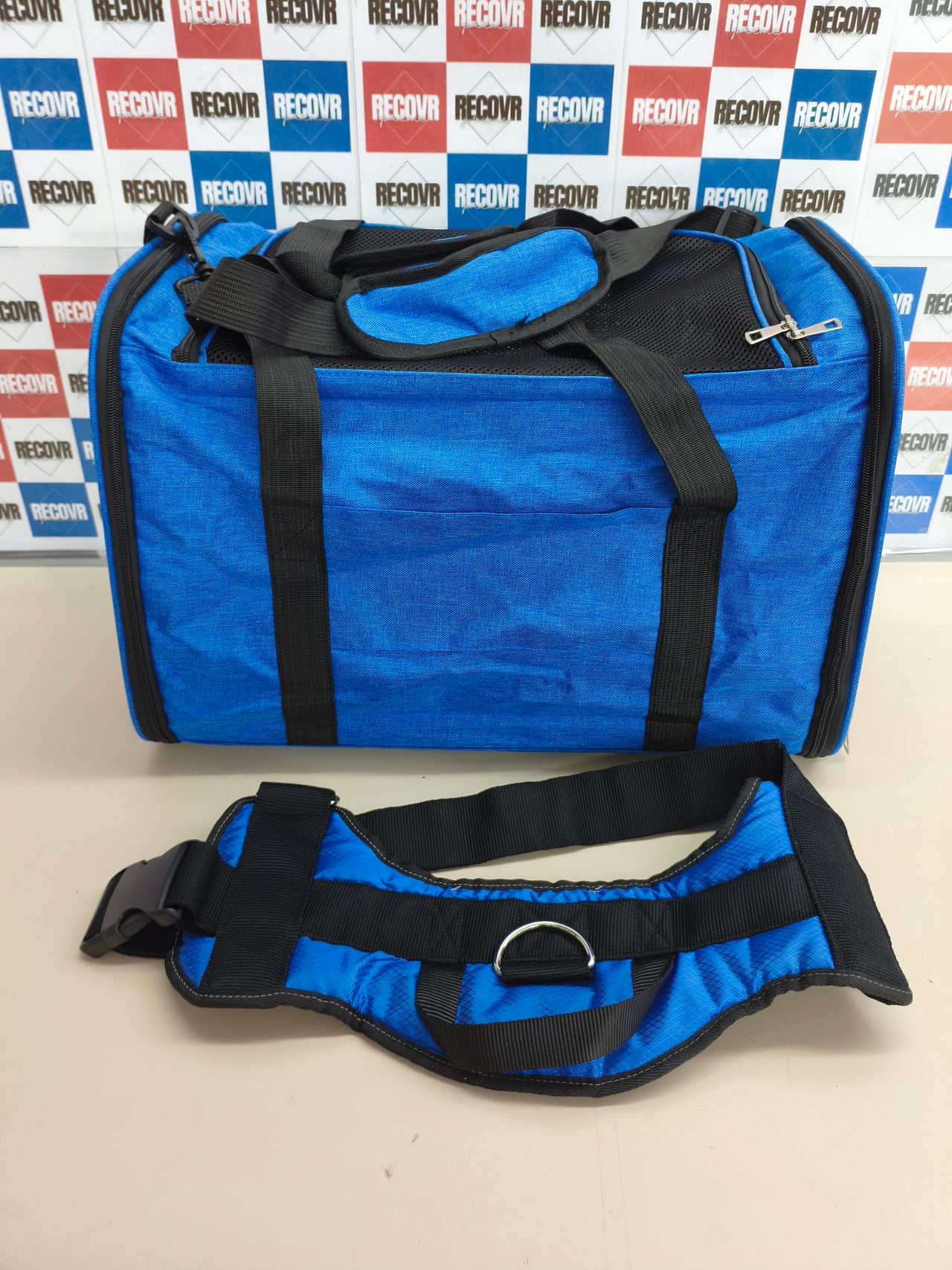 Bolsa transportín transpirable para perros y gatos.