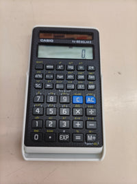 Calculadora escolar Casio FX-82SOLAR II