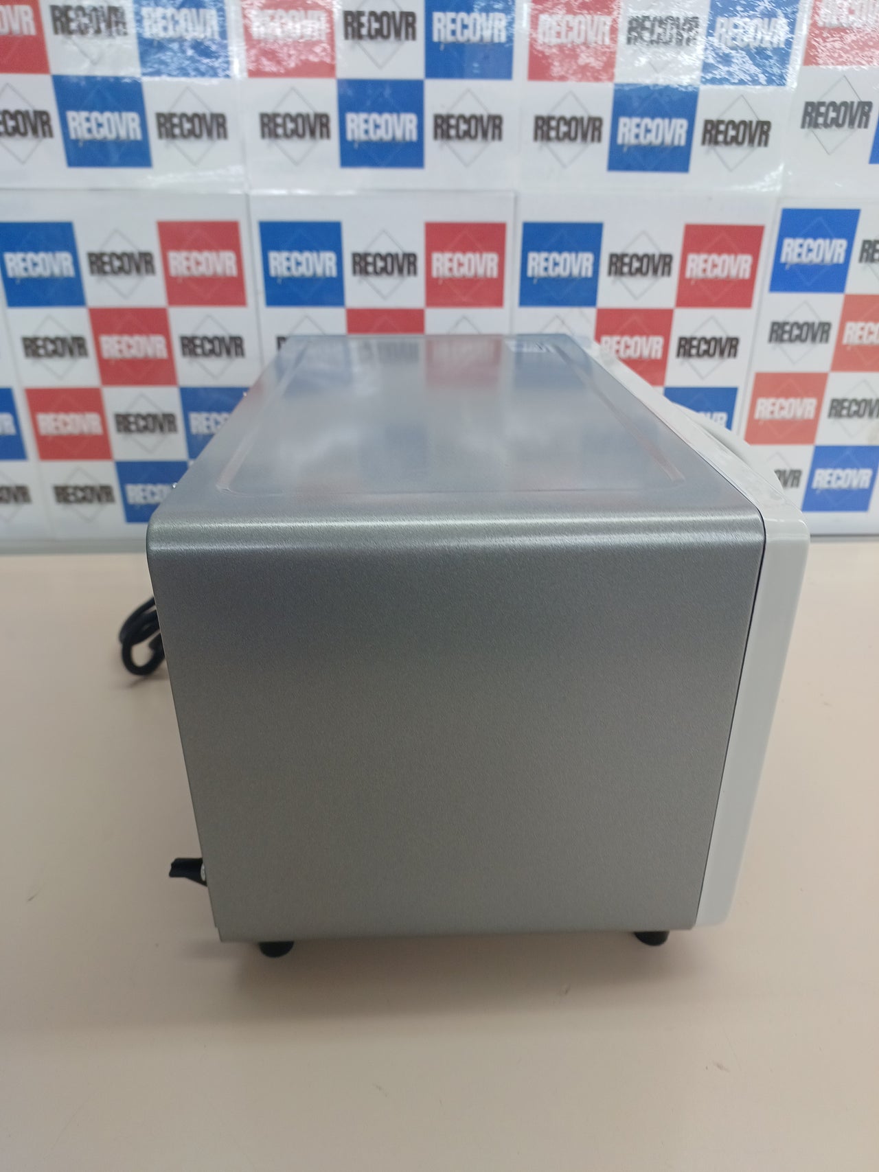 Horno sobremesa 10 L 1000 W con temporizador CECOTEC