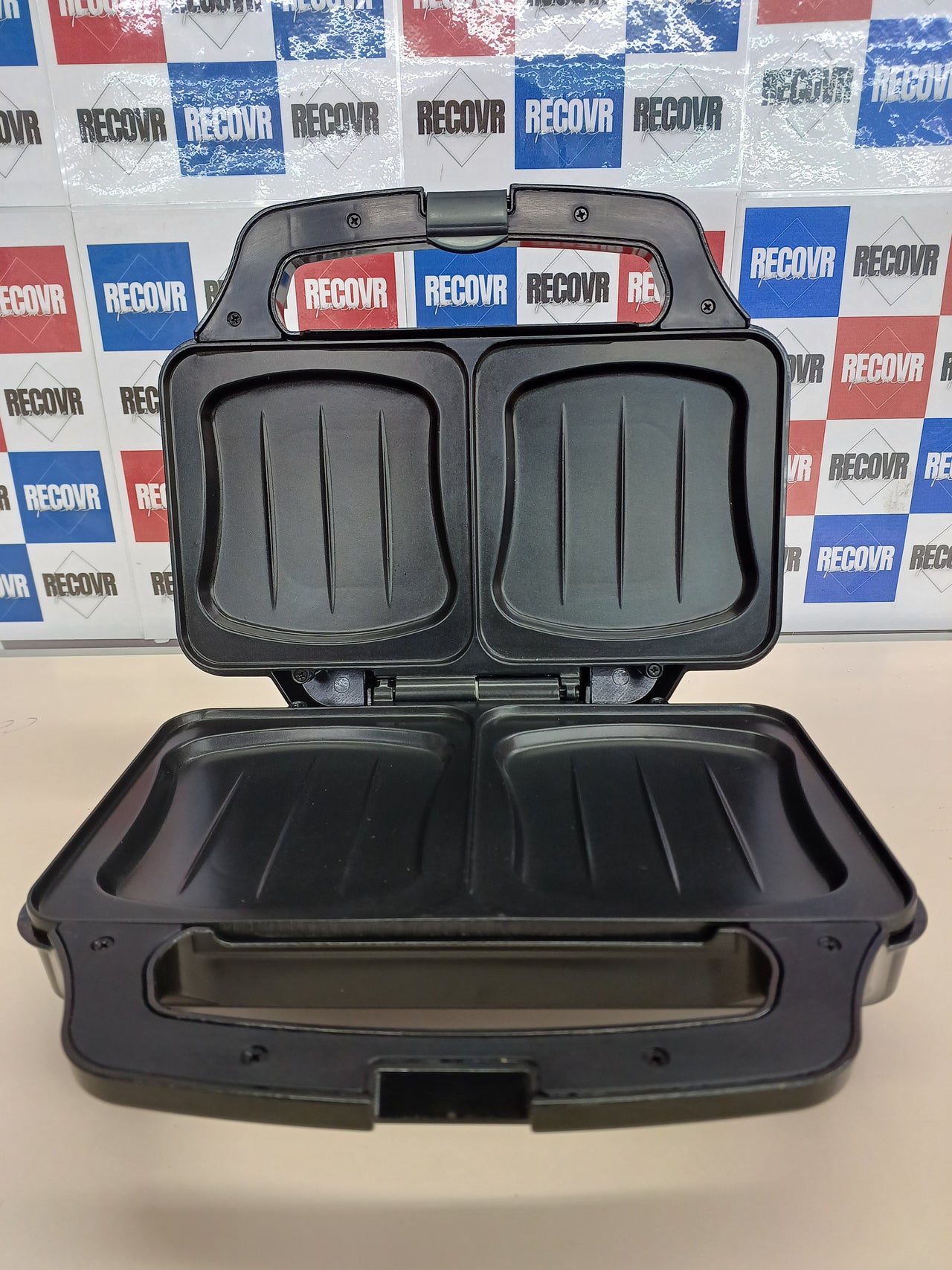 Sandwichera XXL 900 W Emerio apta para todos los tamaños de tostadas, sin BPA, forma de concha, fácil de limpiar, queso no gotea, ganador de precios/rendimiento, prueba 03/2019,