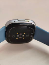 Fitbit Versa 4, smartwatch GPS, 6 días, azul menta