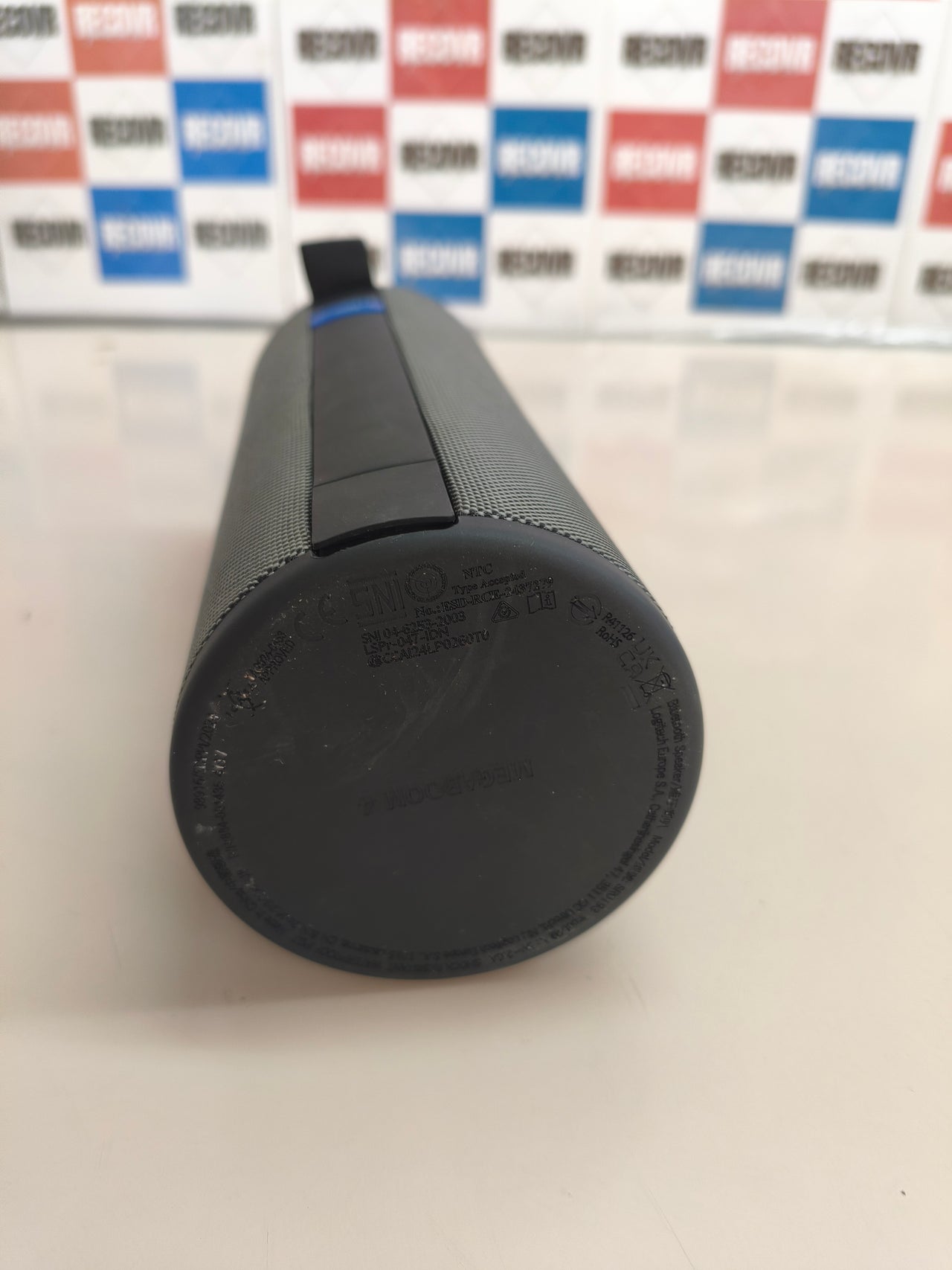 UE Megaboom 4, altavoz Bluetooth portátil, impermeable