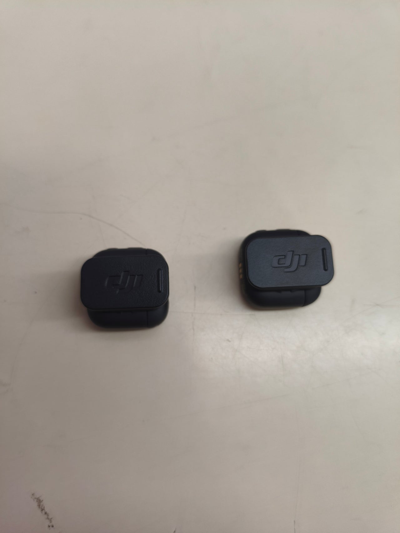 DJI Mic 3 inalámbrico (2 TX + 1 RX) con estuche de carga