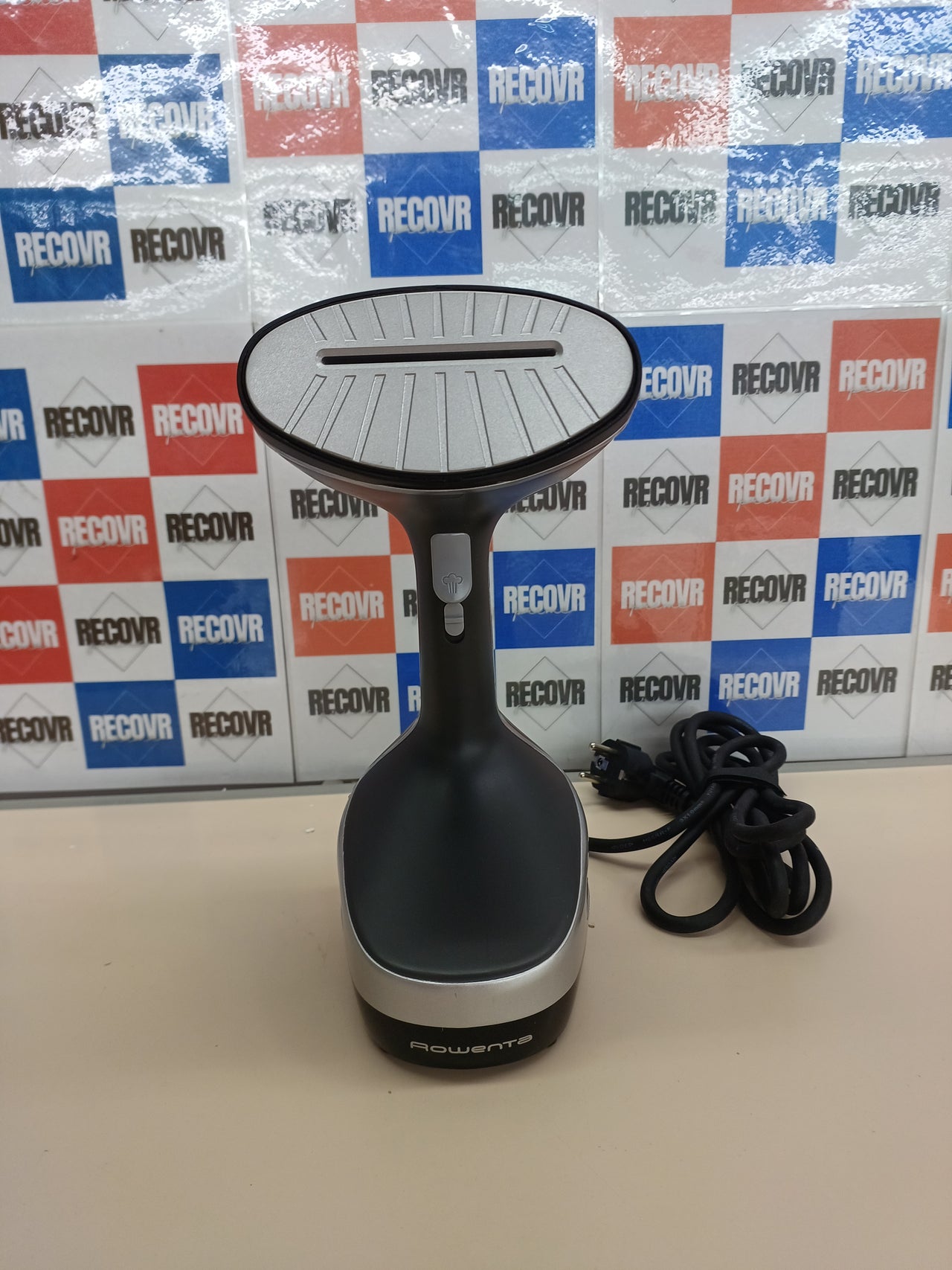 Plancha vertical vapor 1600 W compacta – Rowenta