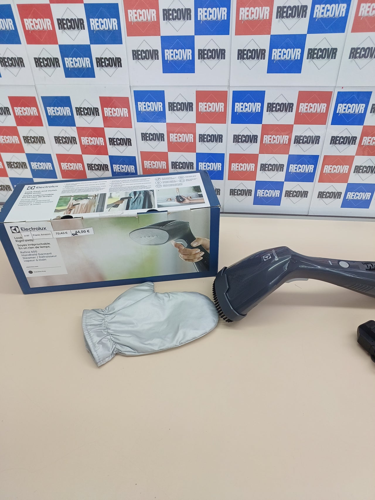 Plancha Vertical, Potencia 1200 W, depósito extraíble, Guante Protector Incluido, plástico, Executive Electrolux E6HS1-2EG.