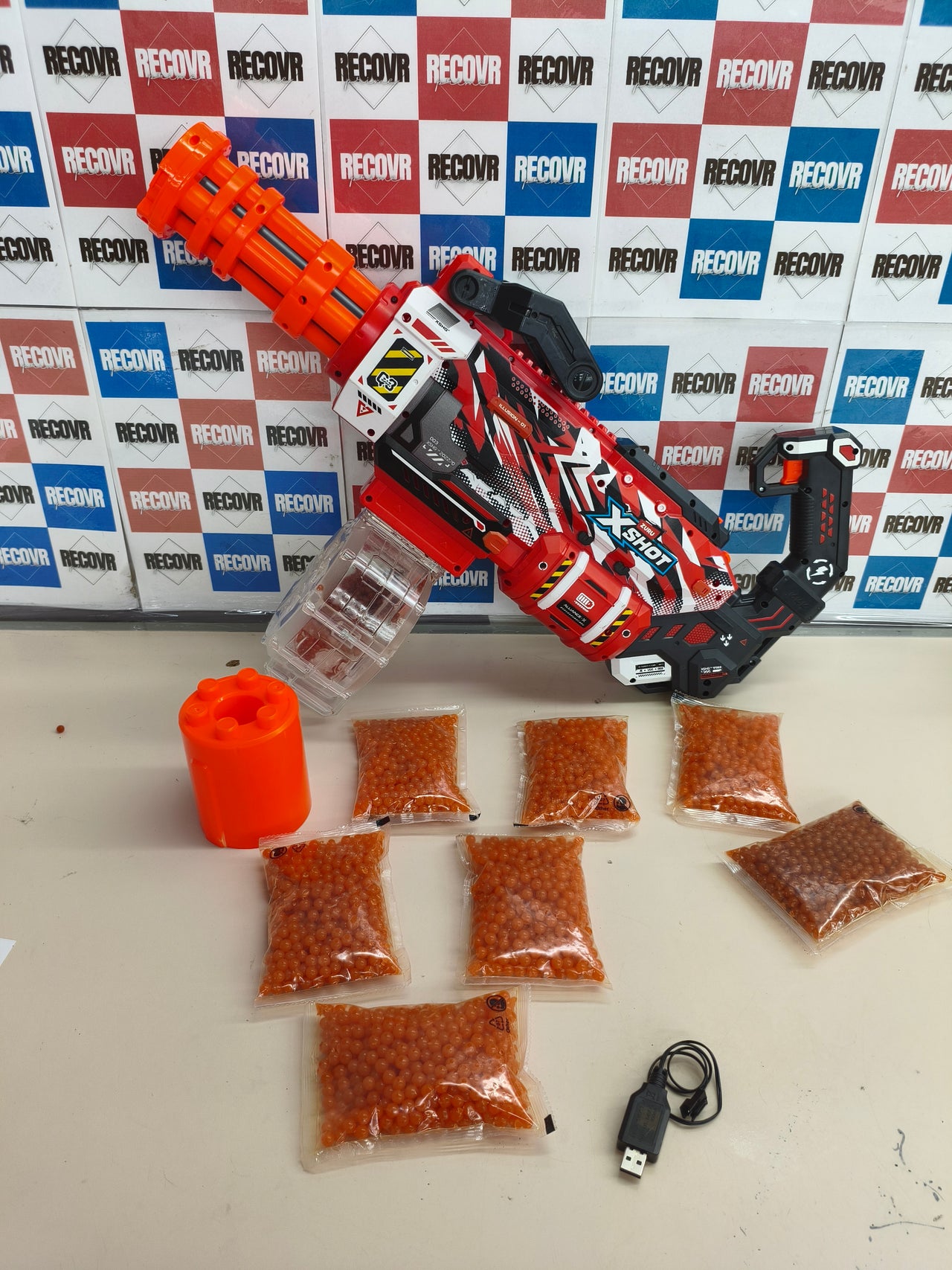 Lanzador de gel motorizado XSHOT ZURU para juegos al aire libre.