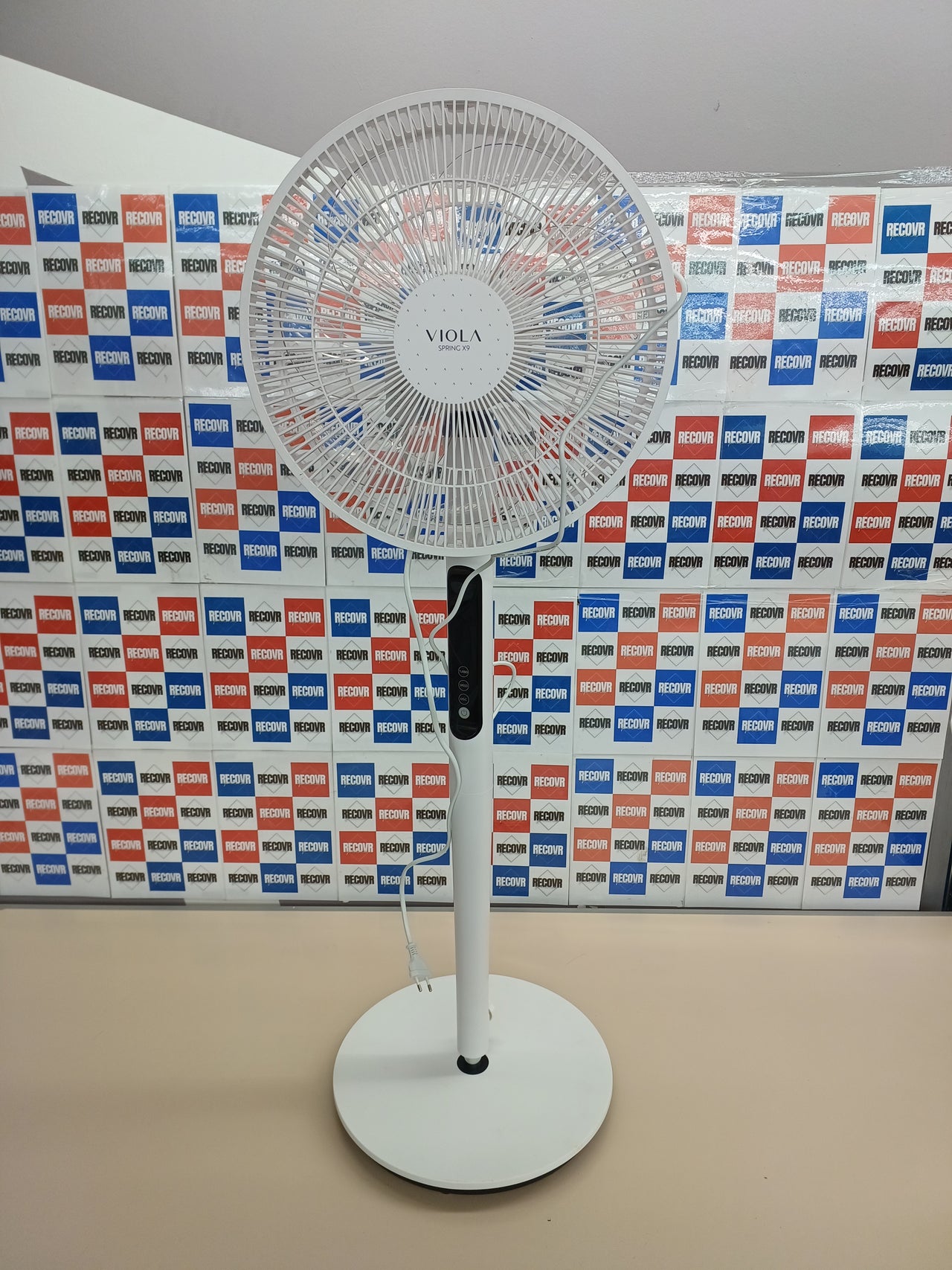 Ventilador de Pie VIOLA Silencioso Mando a Distancia
