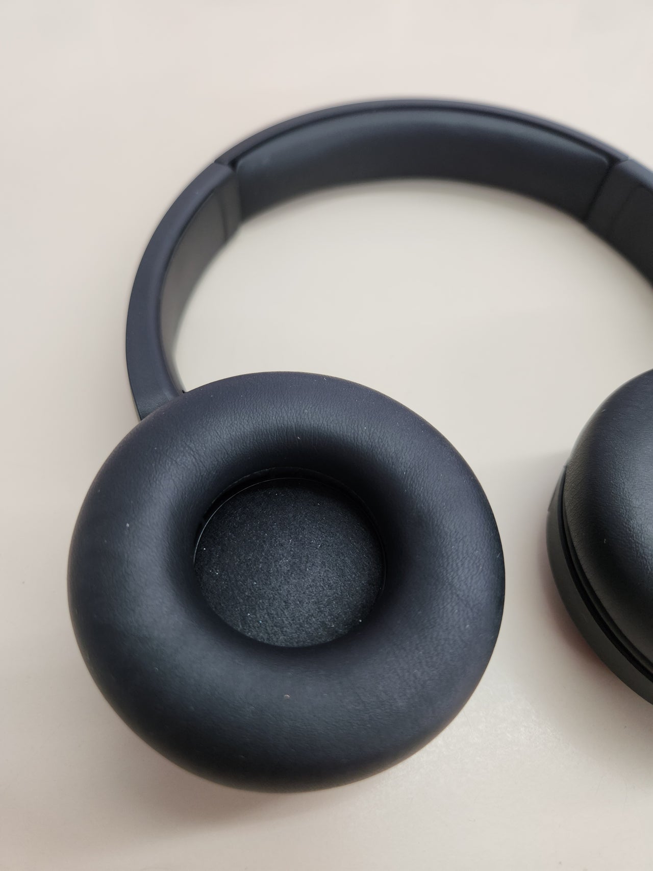 Auriculares Sony WH-CH520 on-ear con micrófono