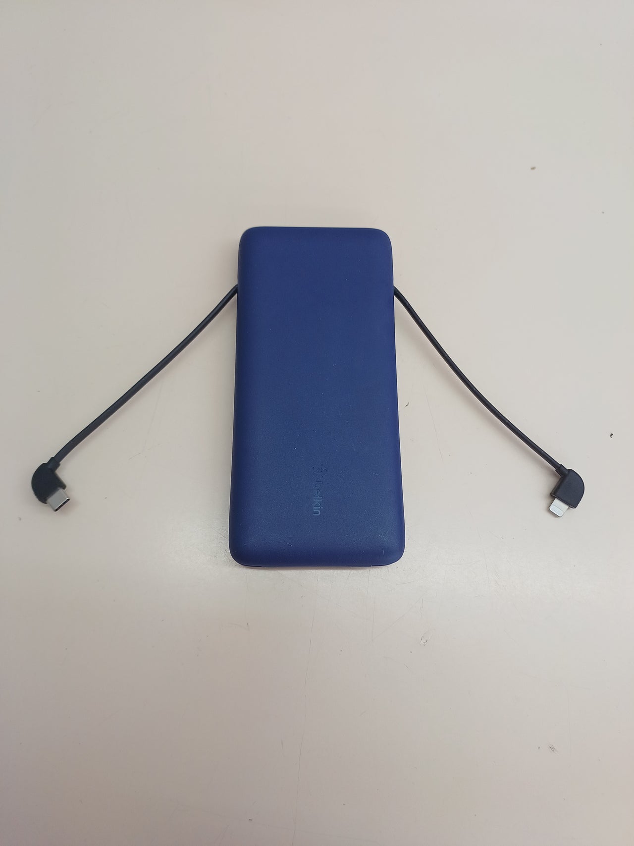 Powerbank 10 000 mAh con cables integrados USB-C/Lightning - Belkin