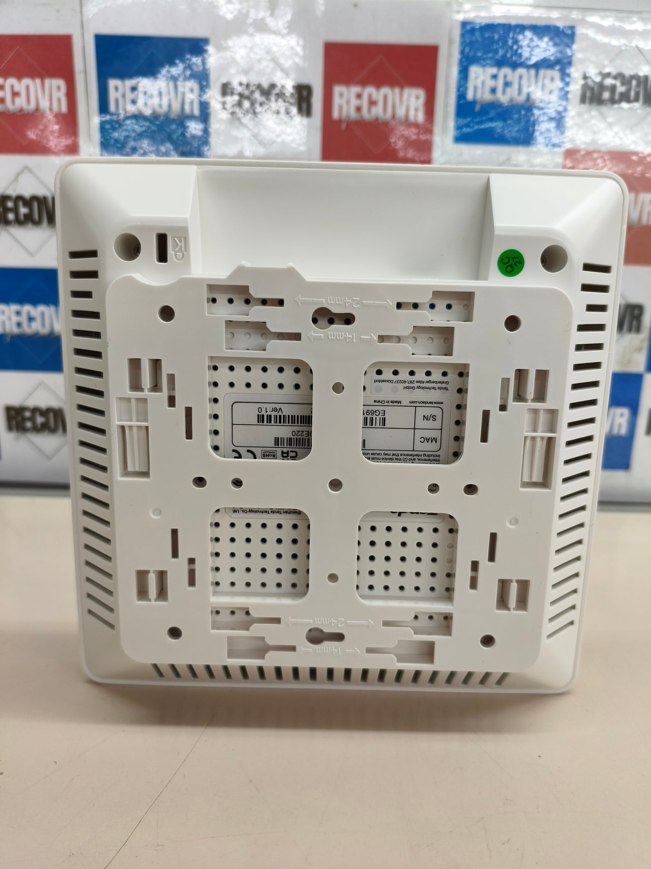 Punto de acceso Wi-Fi Tenda AC1200 con PoE+.