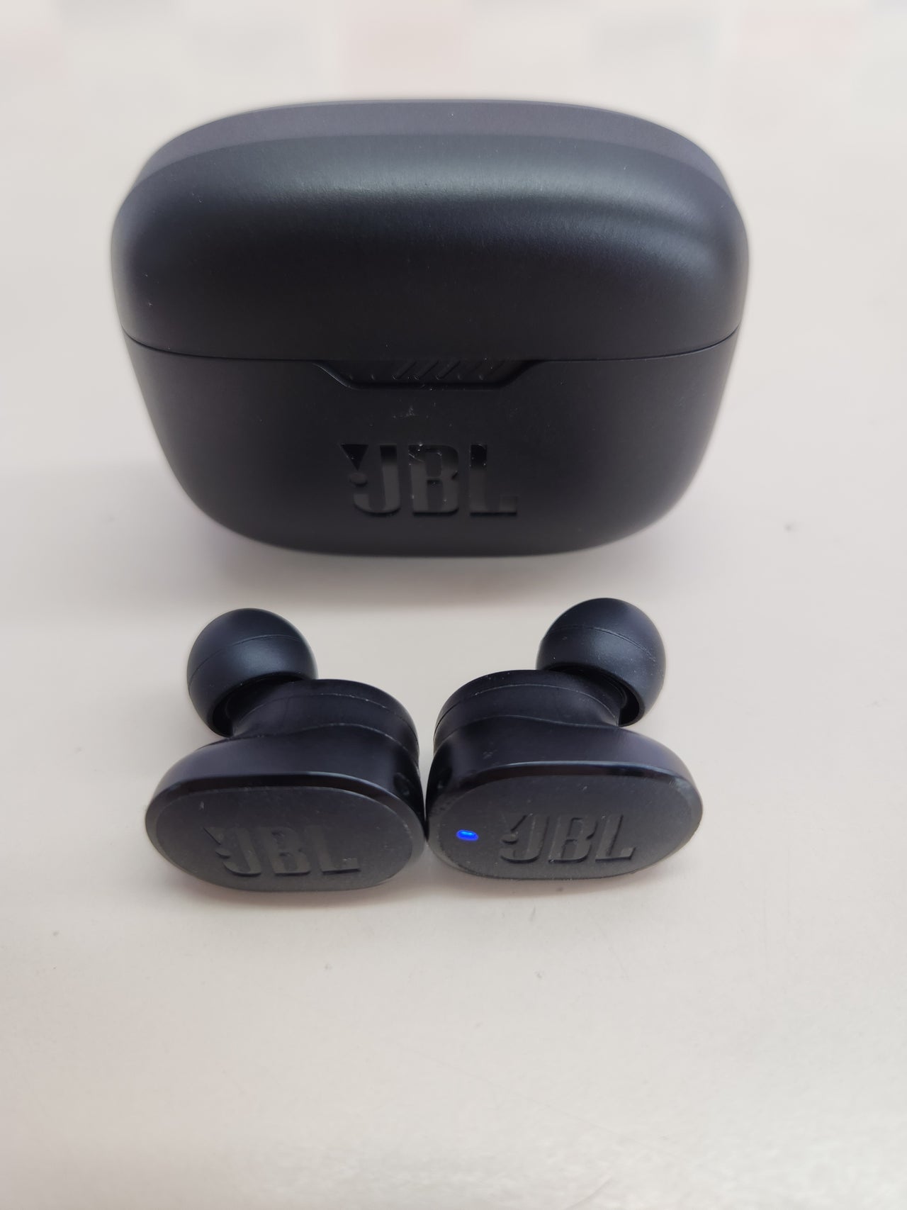 Auriculares inalámbricos JBL Tune 130 NC TWS