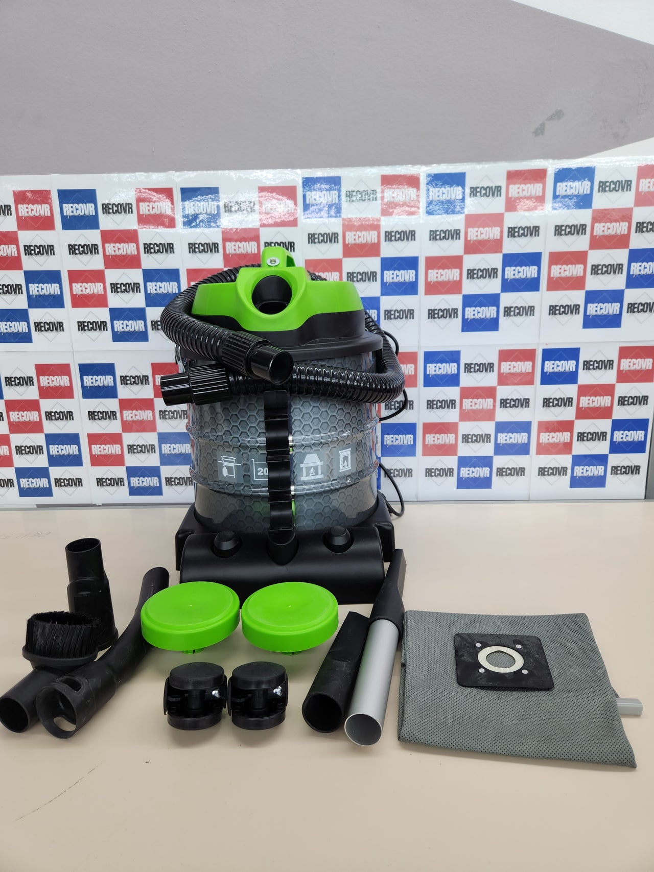 RIBIMEX Perfetto Aspiradora de Cenizas, Plástico y Metal, Negro y Verde