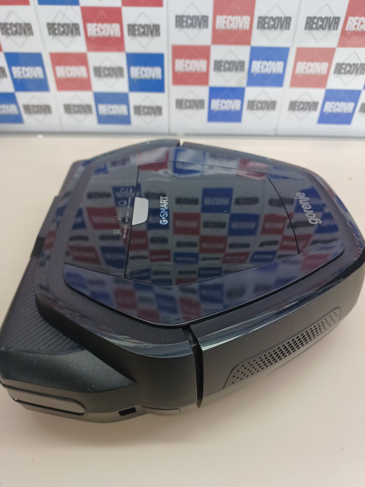 Robot Aspirador con función de fregado – 2 en 1 / Cámara/Tarjeta de Imagen/Ion/Giroscopio/Control por aplicación/Motor BLDC / 90 min / 0,5 L / 180 ml / 60 W / 72 dB/Negro Gorenje RVC 216 BK G∙Smart