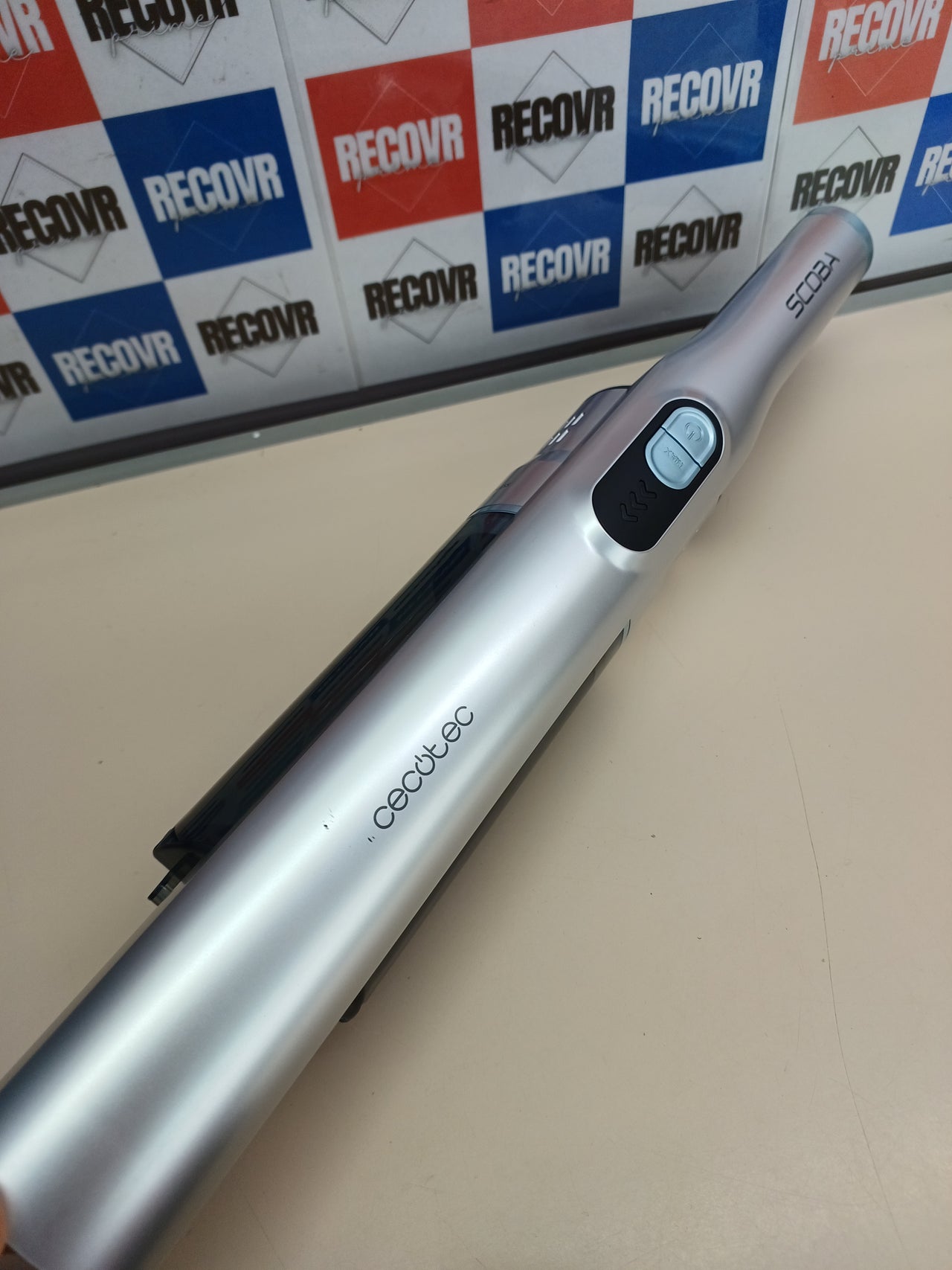 Aspiradora vertical sin cable 210W 20 kPa 40 min - Cecotec Scoba 2100 Jalisco