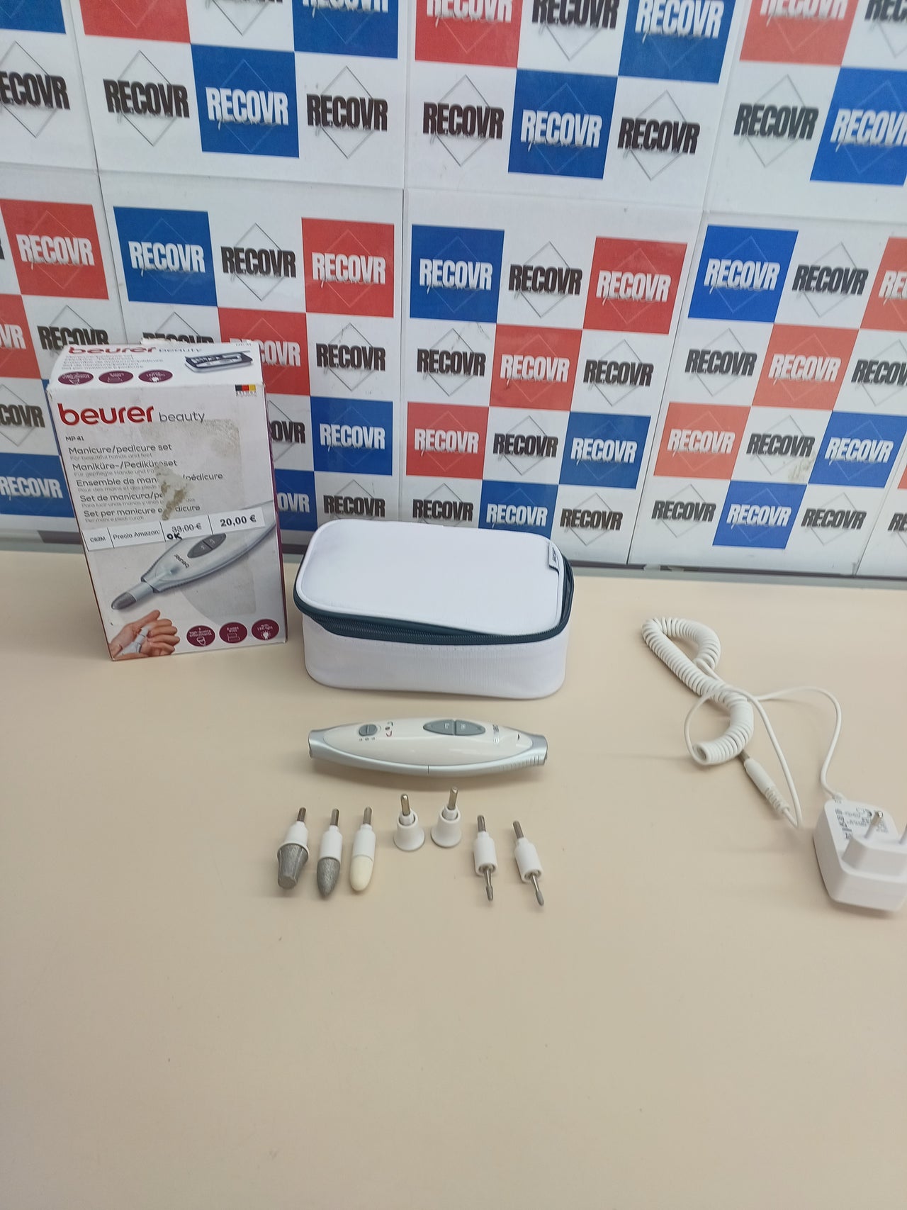 Set de manicura y pedicura con luz LED Beurer