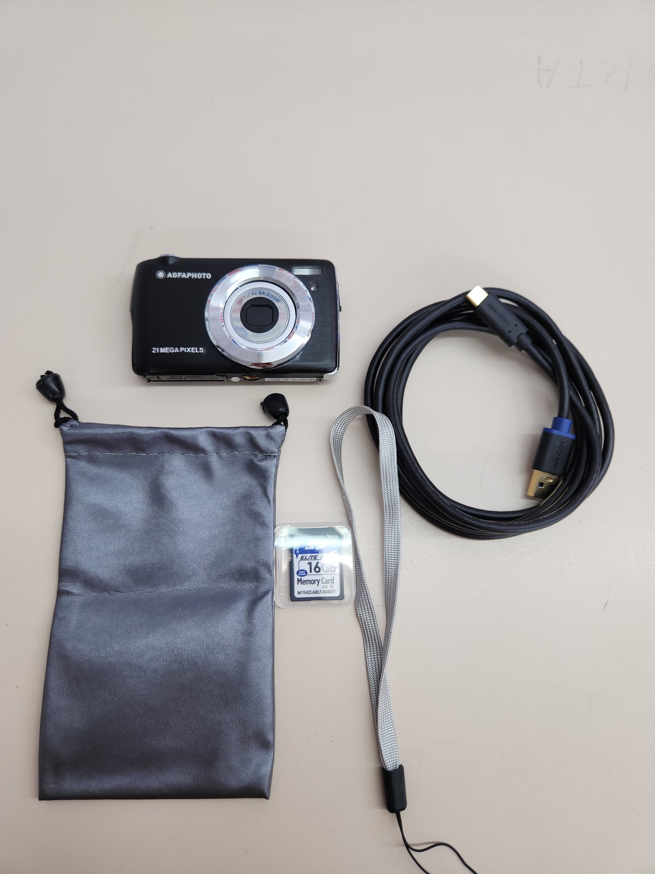 Cámara Digital Compacta, 18MP, Video Full HD, Pantalla LCD 2.7''