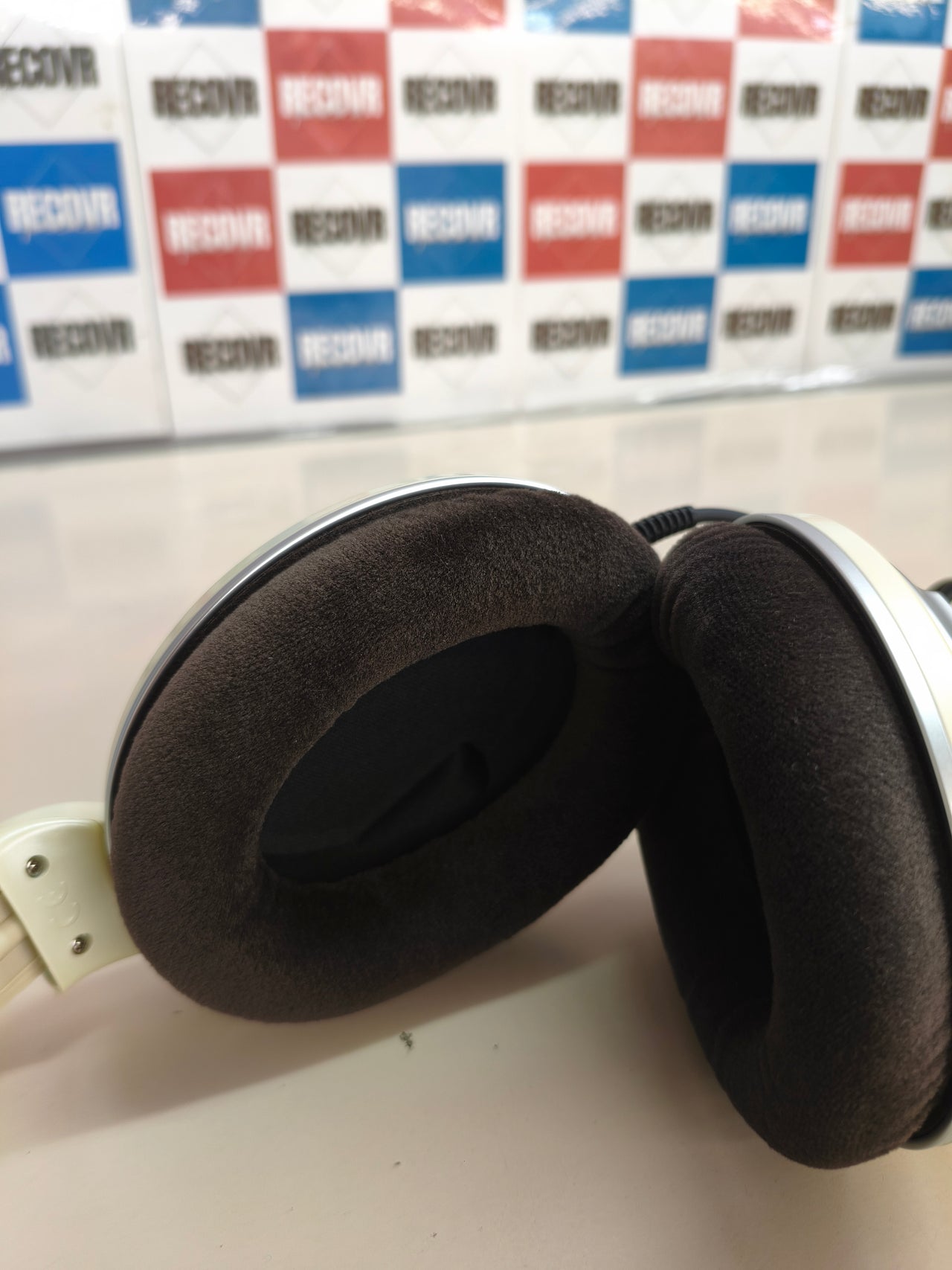 Sennheiser HD 599, auriculares abiertos circumaurales, marfil
