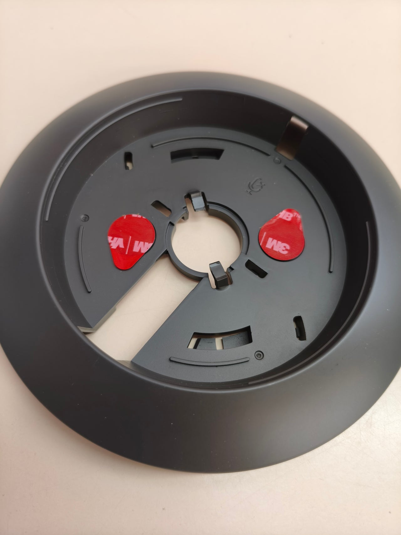 Soporte de montaje para micrófono Logitech Rally Mic Pod