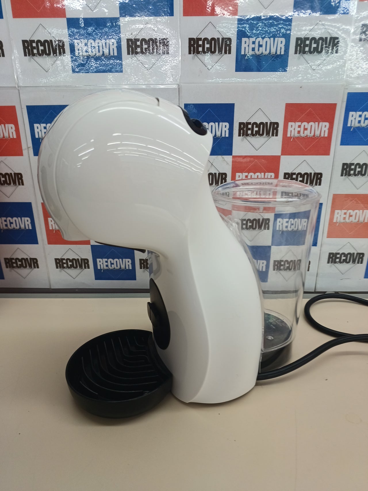 Cafetera cápsulas 1500W supercompacta – De'Longhi
