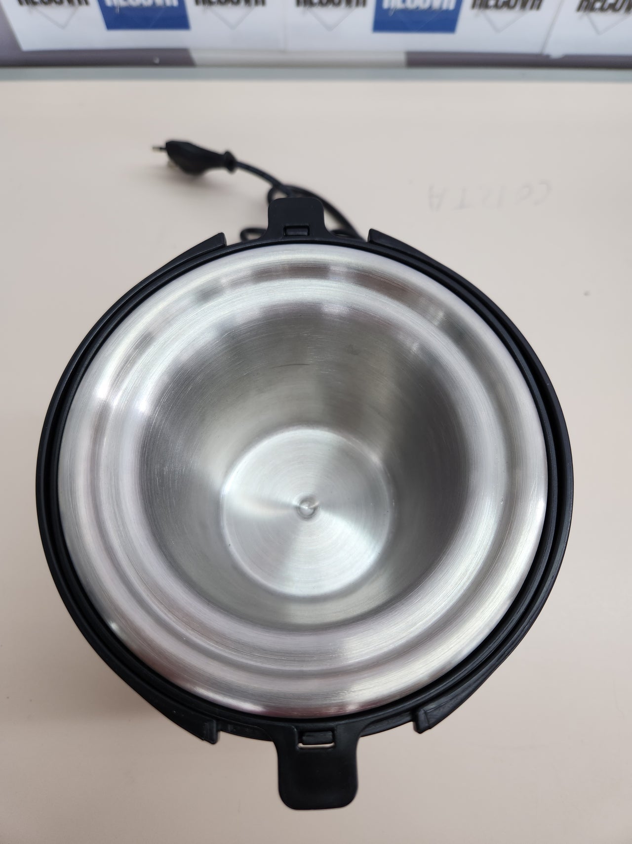 Heladera 3 en 1, 300ml, yogur helado, sorbete, helado, 12 W, pantalla cristal, función contador, incluye cuchara de helados,  acabados acero inoxidable cromargan mate WMF Kitchenminis -