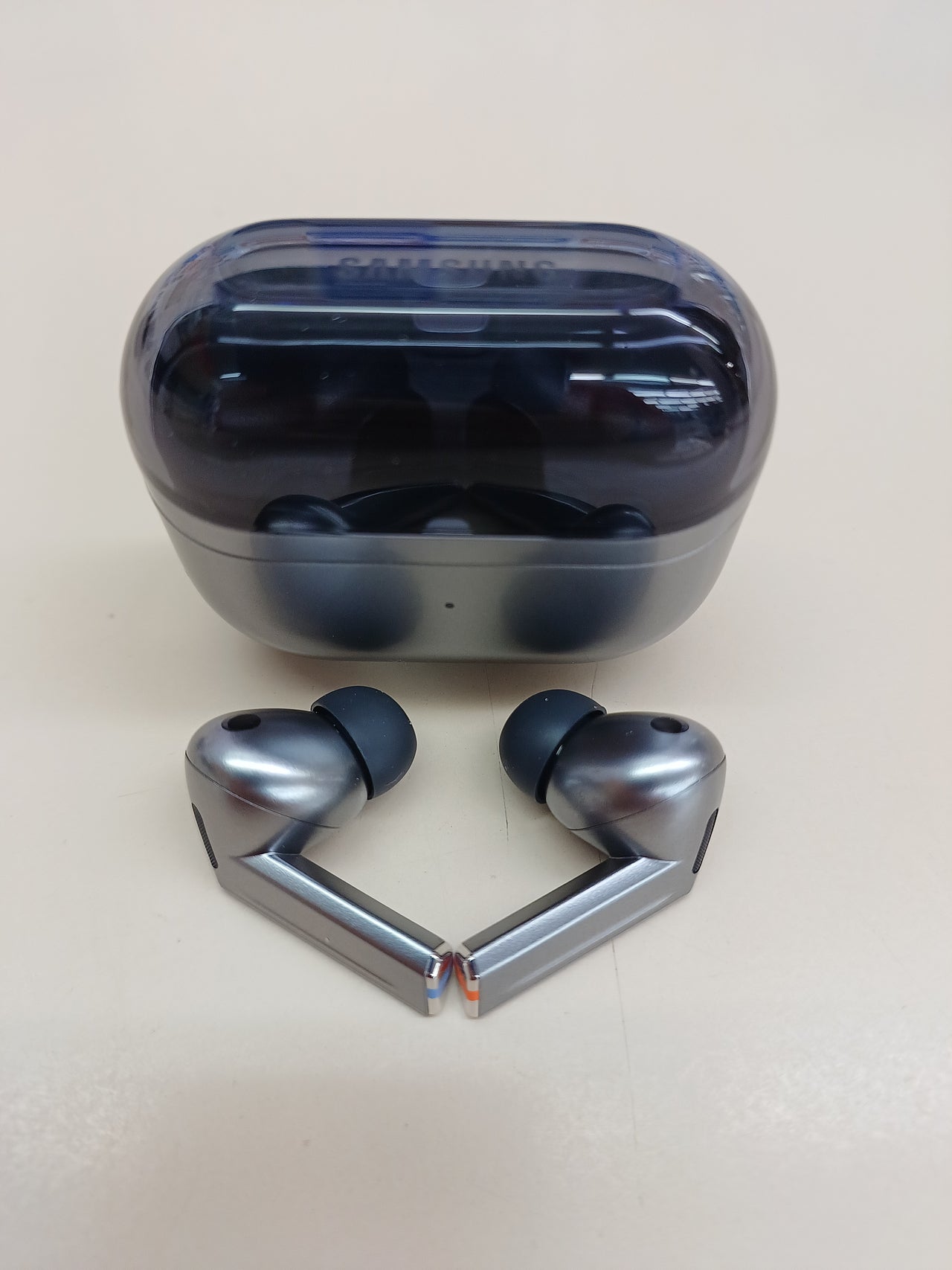 Samsung Galaxy Buds3 Pro + Cargador - Auriculares Inalámbricos