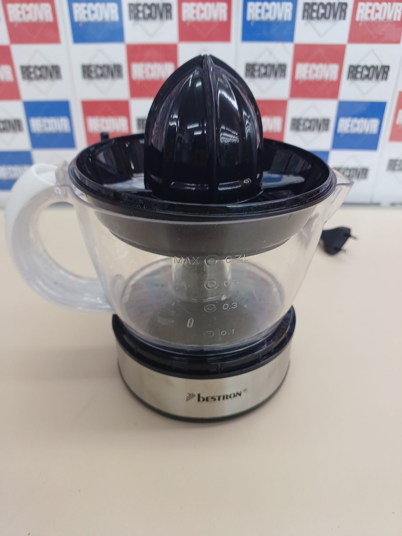 Exprimidor eléctrico 0,7L 40W plata con tapa Bestron