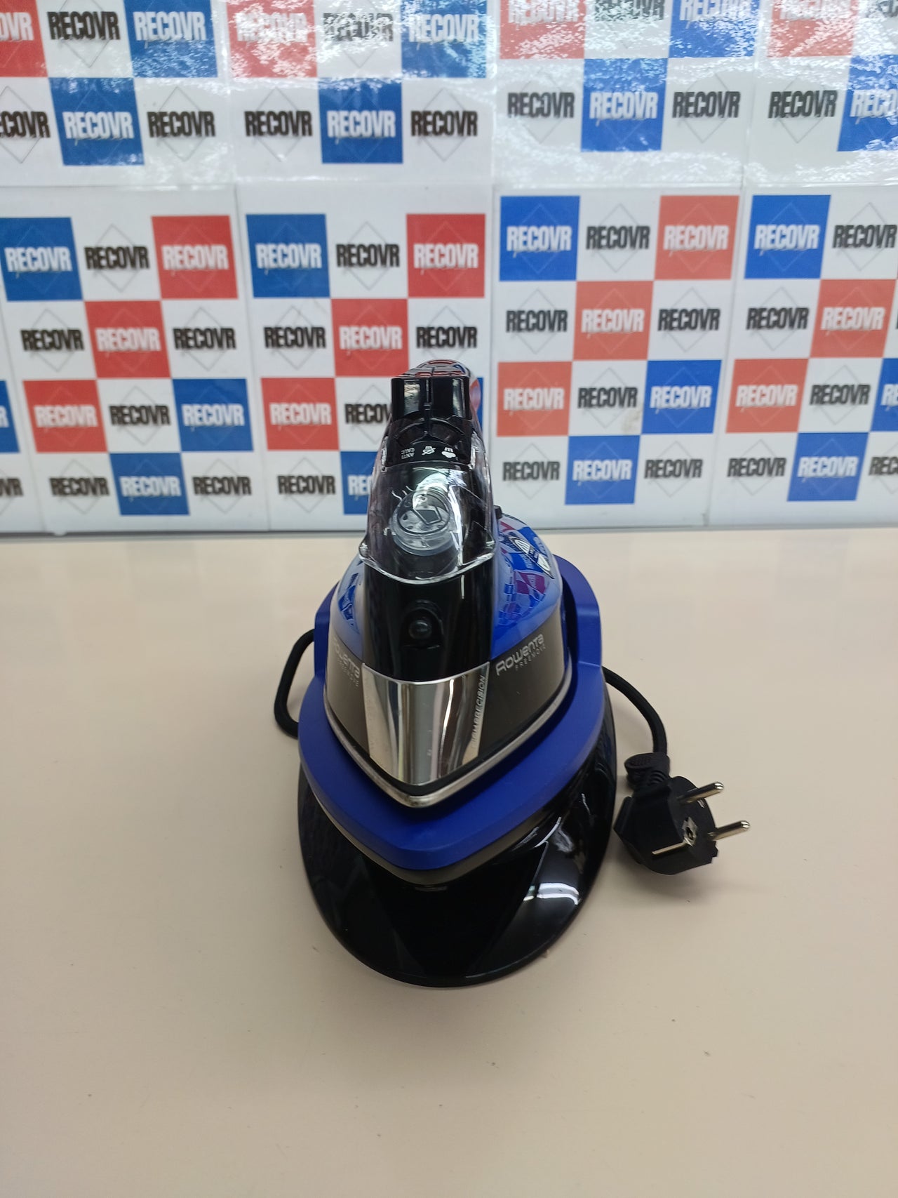 Plancha sin cable con golpe de vapor 115 g/min Rowenta