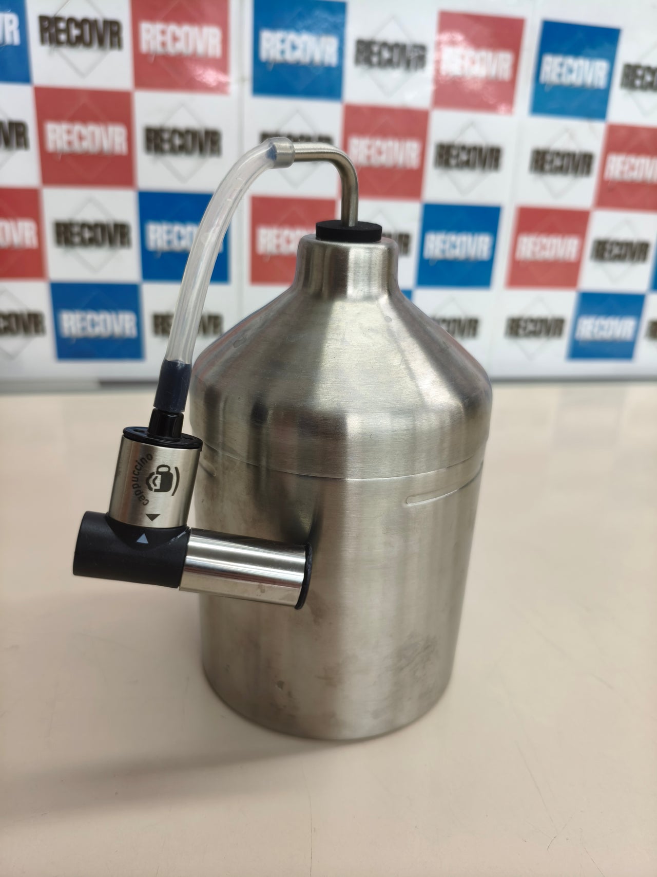 Jarra de leche para espumar y vaporizar.