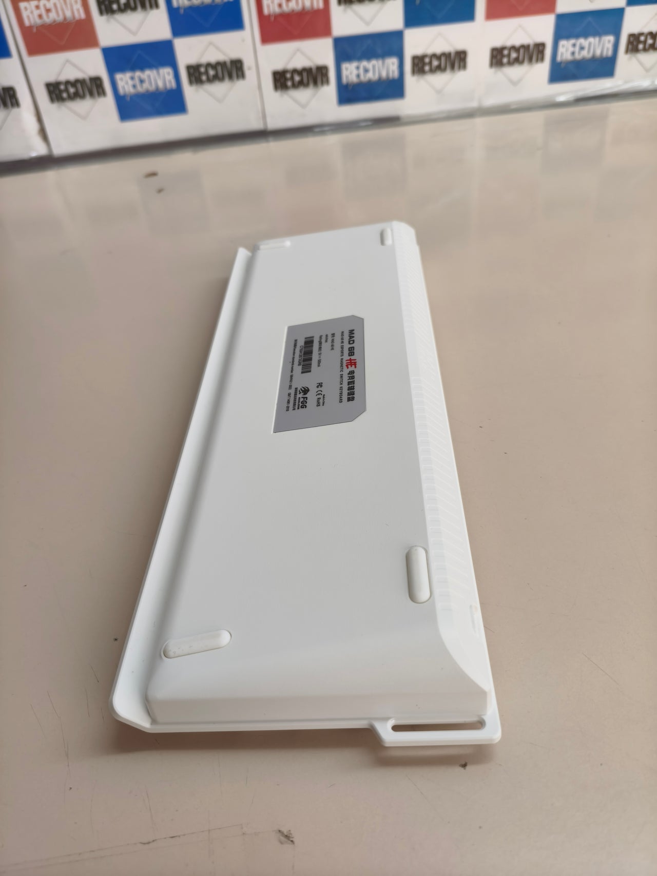 YUNZII MAD68 HE, teclado gaming 60% magnético, blanco