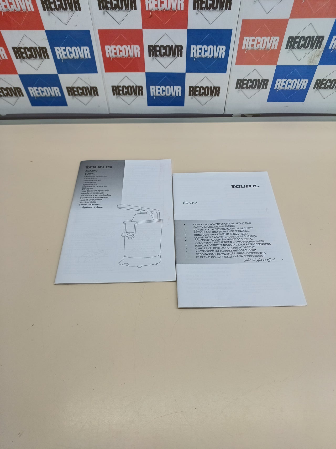 Exprimidor Eléctrico Taurus SQ601X 0,65L Acero