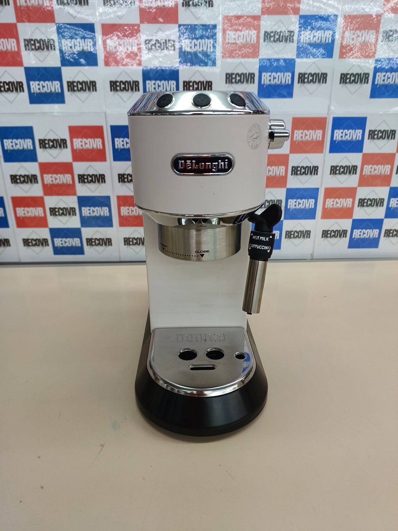Cafetera Espresso De’Longhi Dedica EC685.W