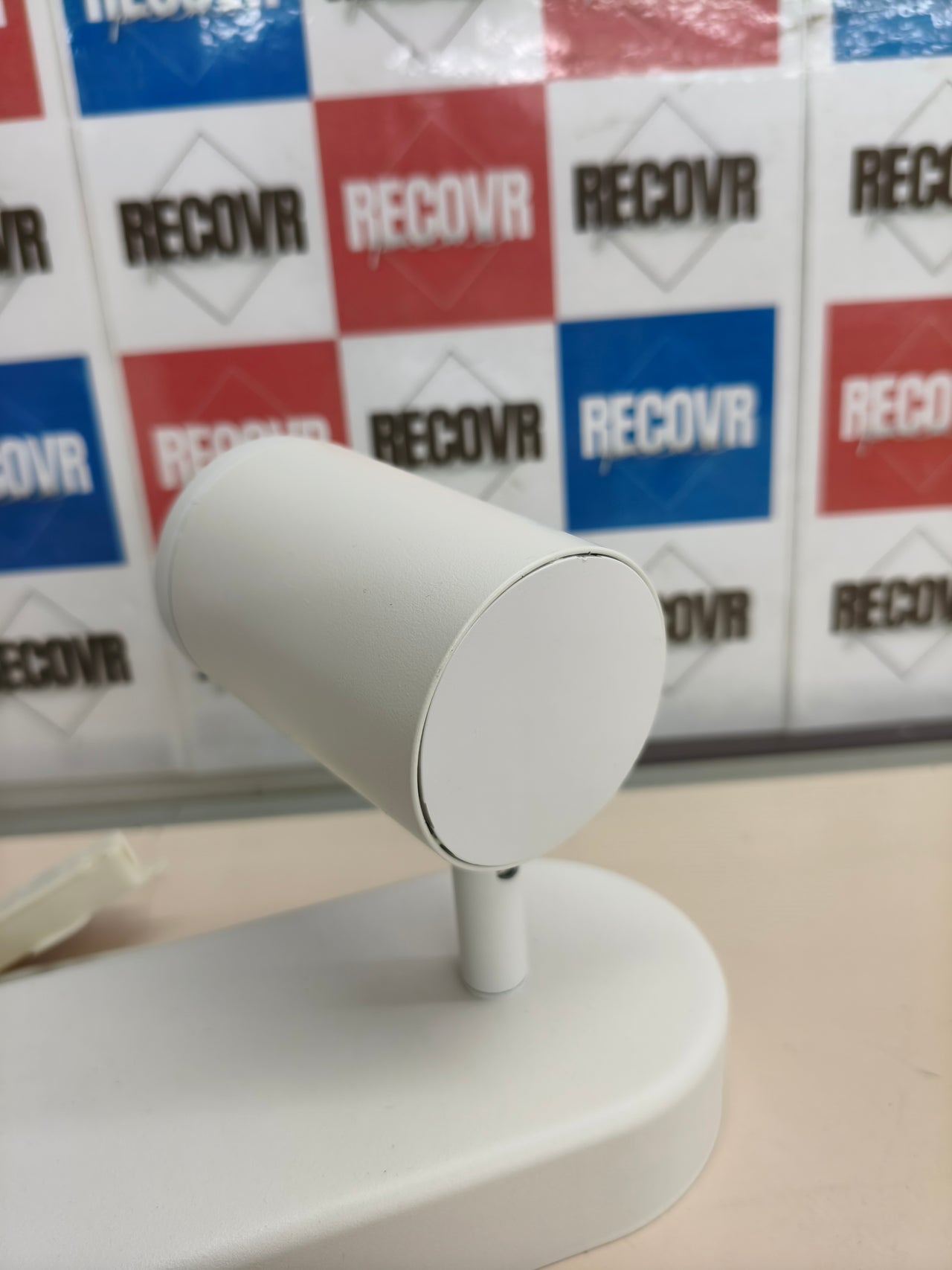Lámpara inteligente WiZ Imageo con 3 focos LED blancos compatibles