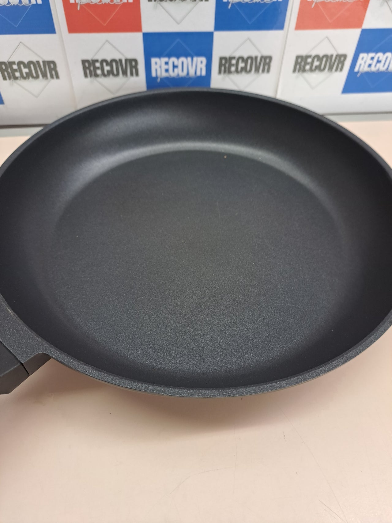 Juego sartenes 20/24/28 cm aluminio fundido – BRA