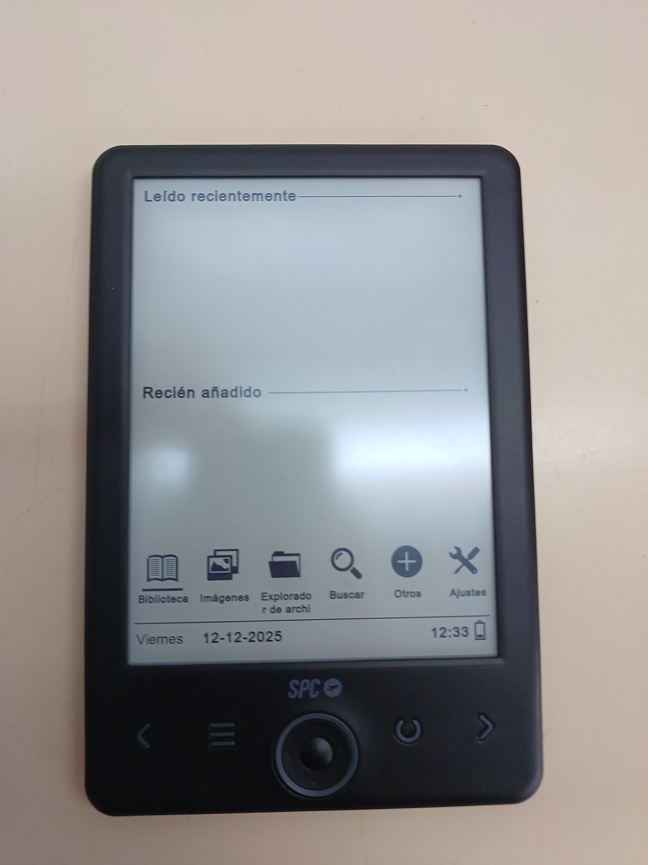 E-reader retroiluminado ligero 1 mes - SPC Dickens Light 2