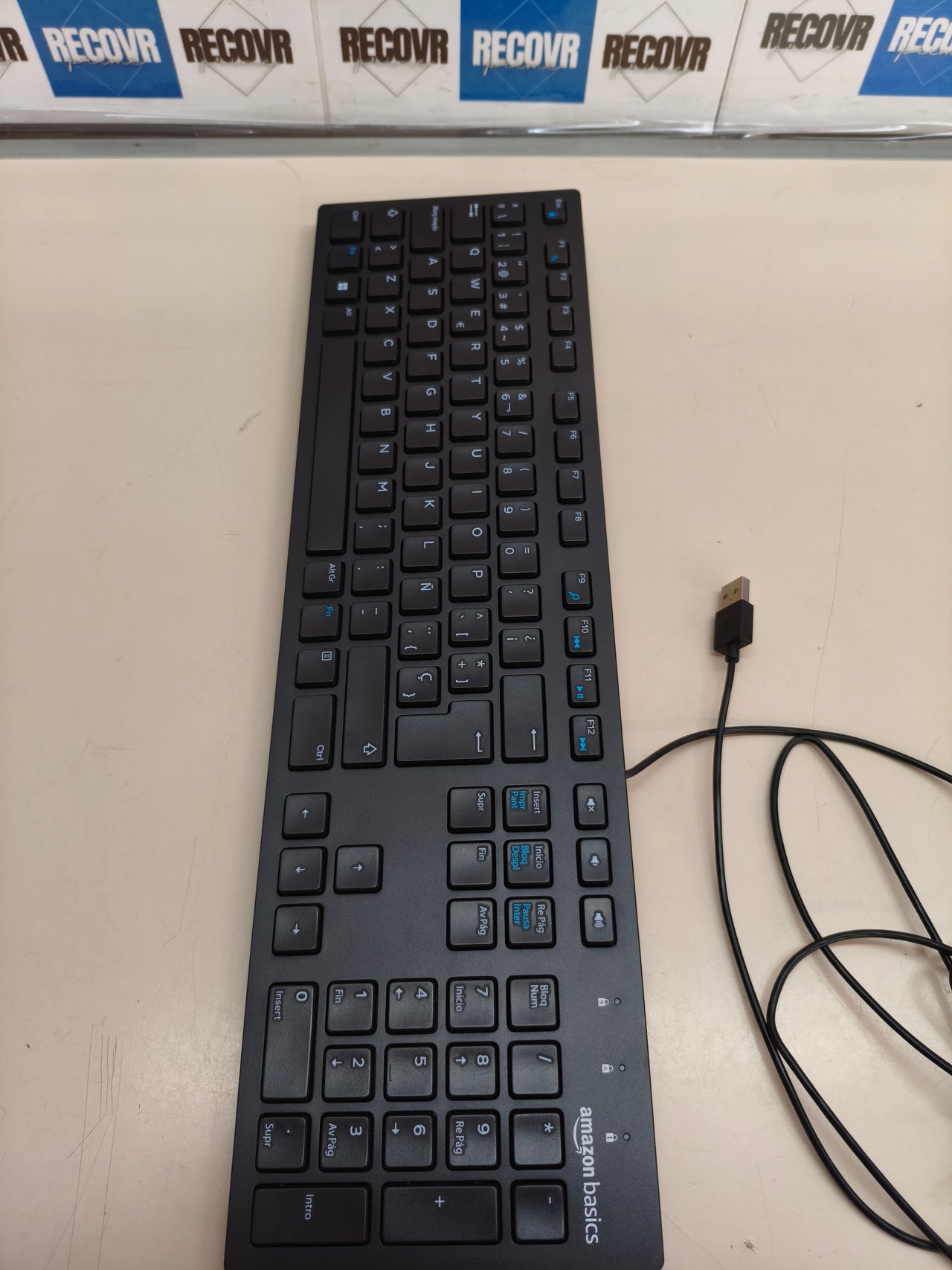Teclado Amazon Basics compatible con PC y Mac