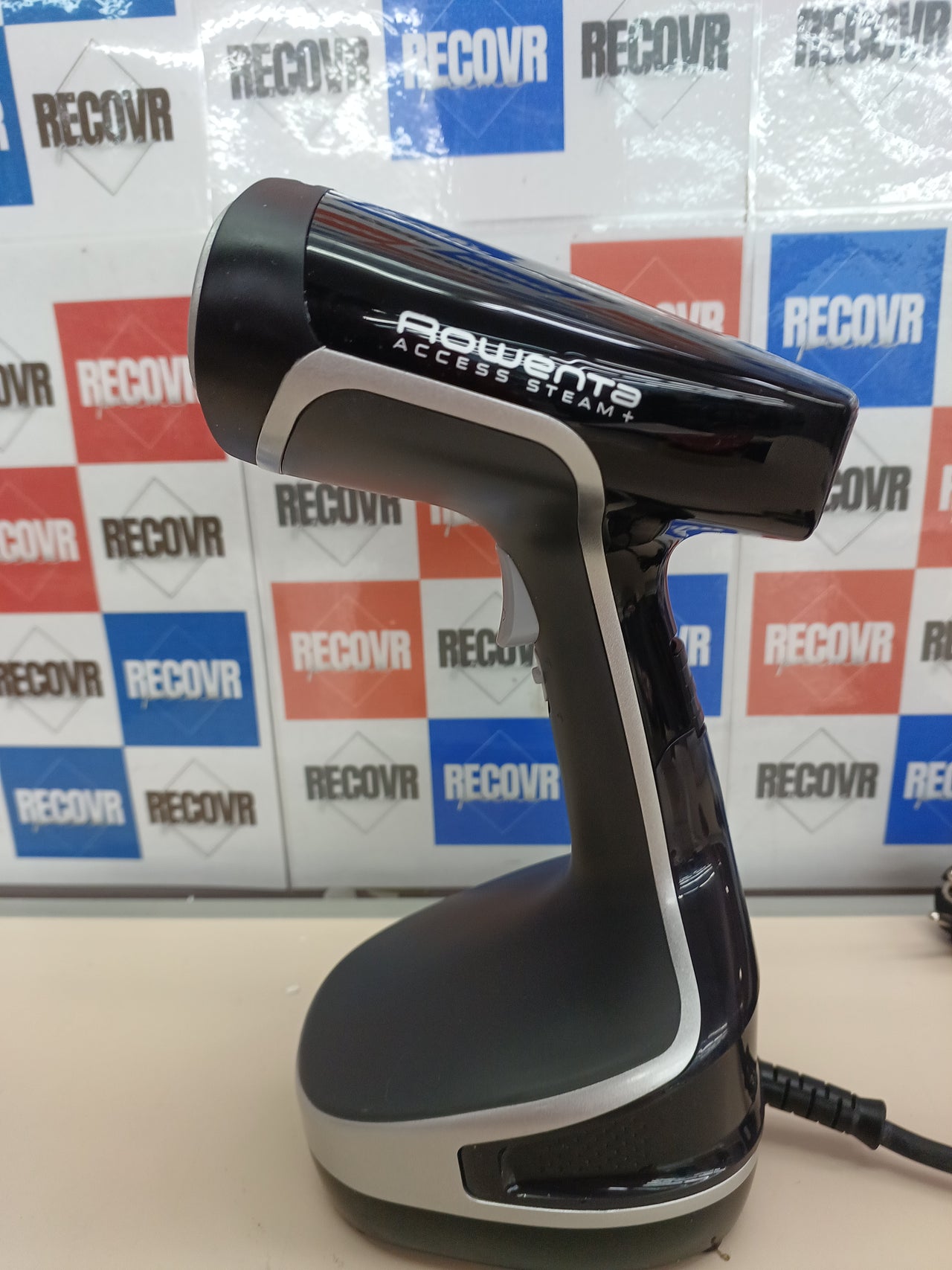Plancha vertical vapor 1600 W compacta – Rowenta