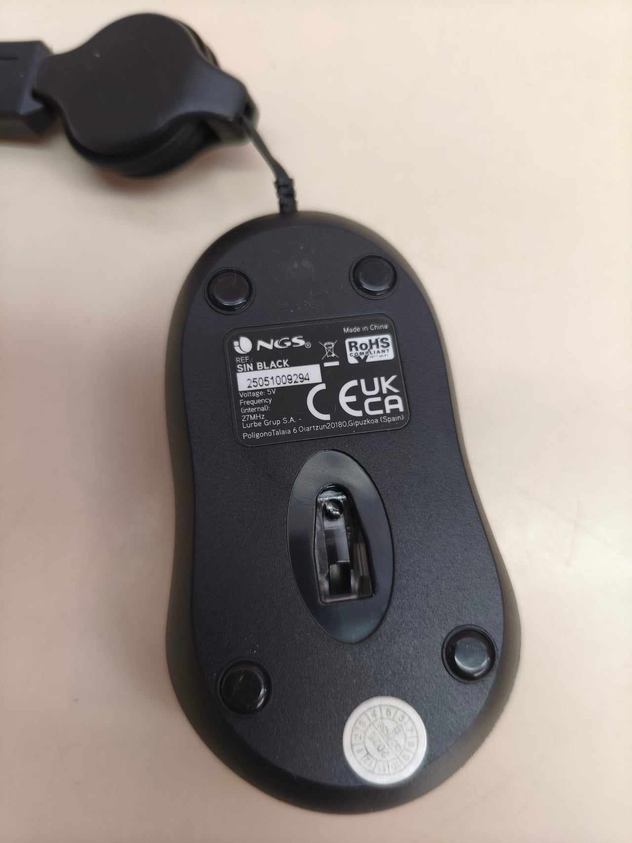 Ratón óptico NGS SIN BLACK, USB retráctil, 1000 DPI