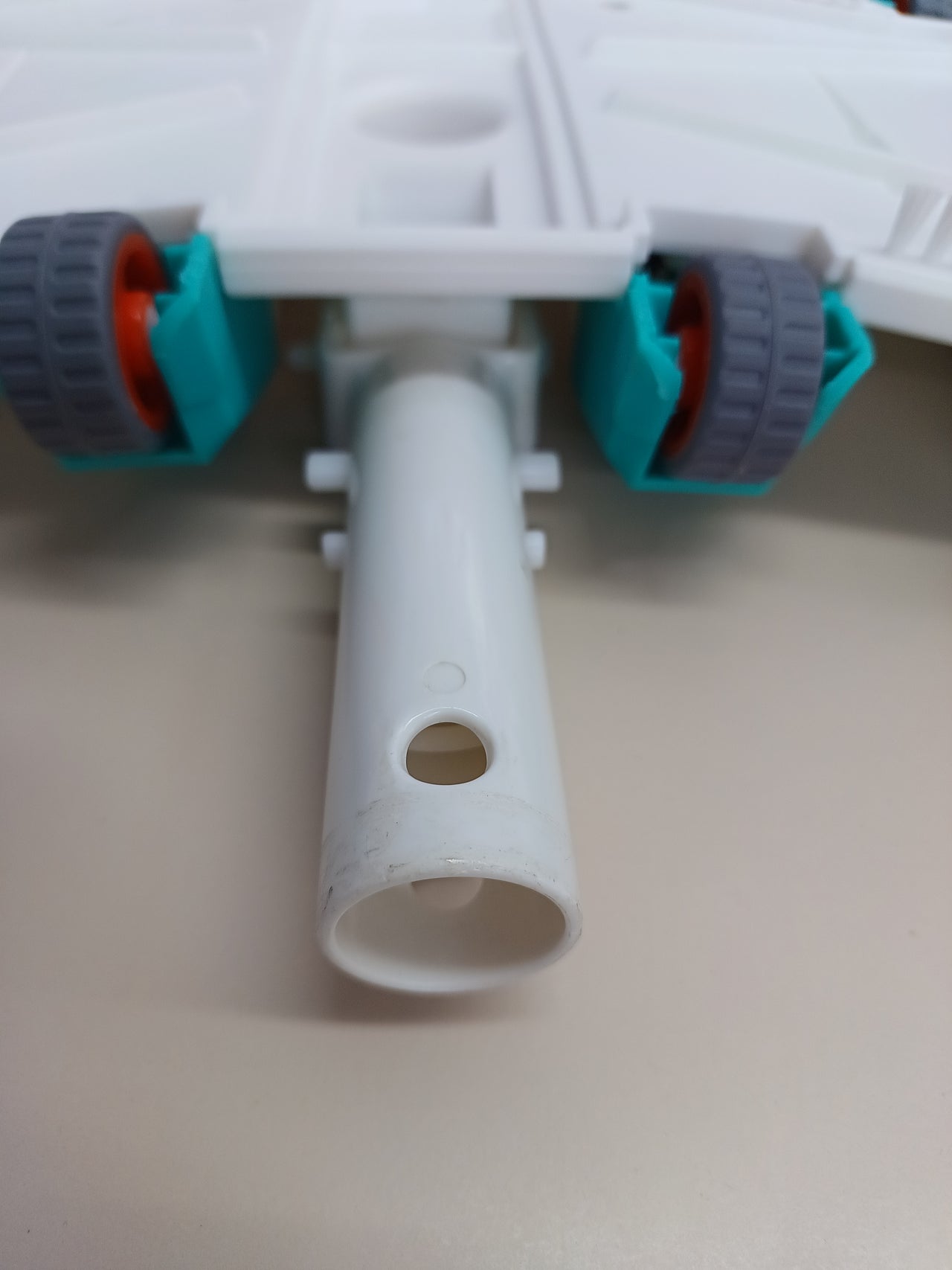 Limpiafondos Rotativo para Piscina con 8 Ruedas Gre 40018N