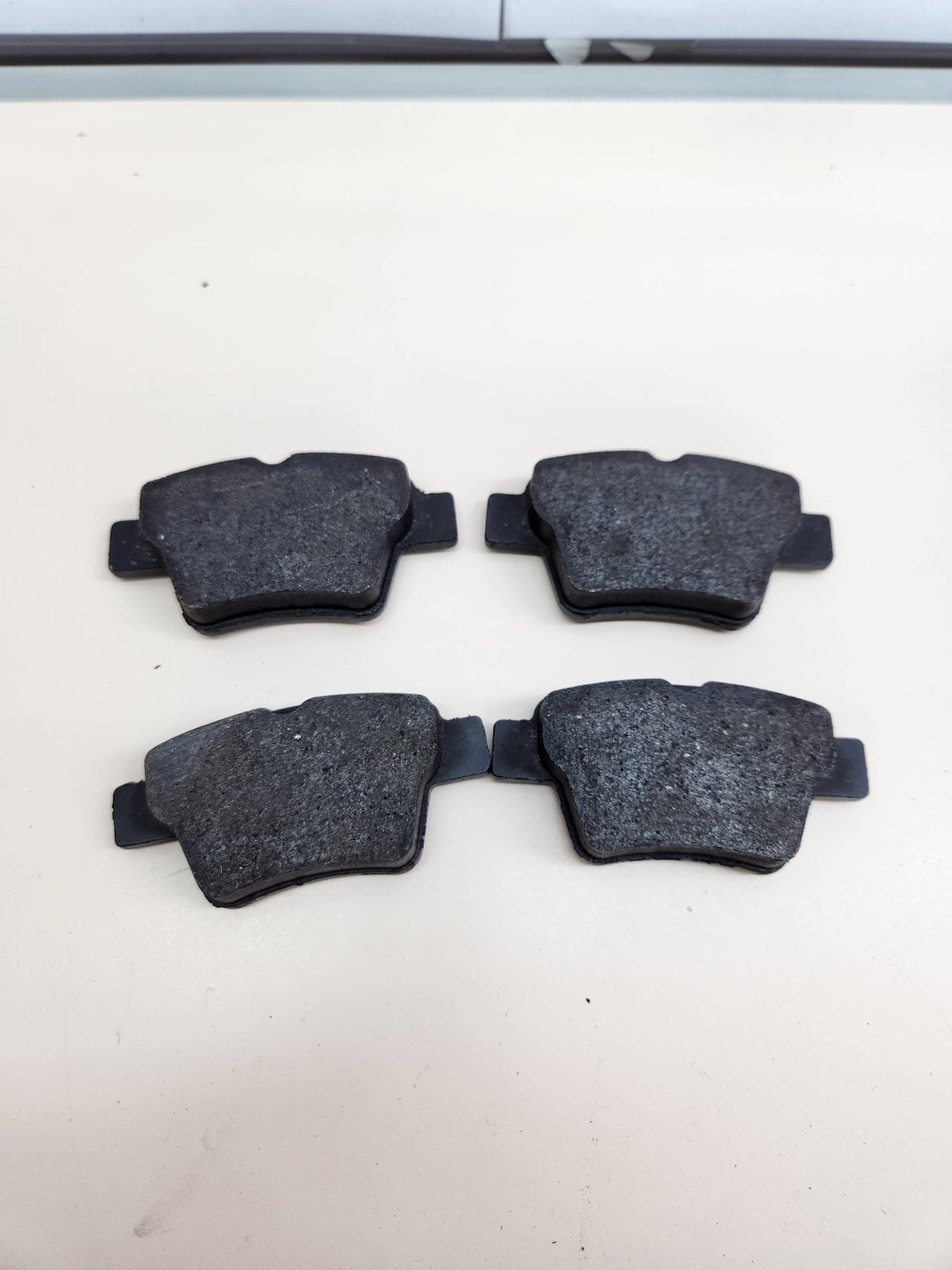 Pastillas de Freno AutoMentum AM24150.6, juego de 4 para PEUGEOT 207 (WA_ WC_) 2006-2015 Eje trasero y otros vehiculos