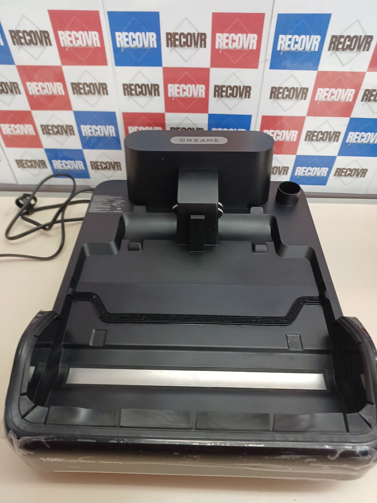 Aspirador seco y húmedo 21 000 Pa con brazo robótico – Dreame