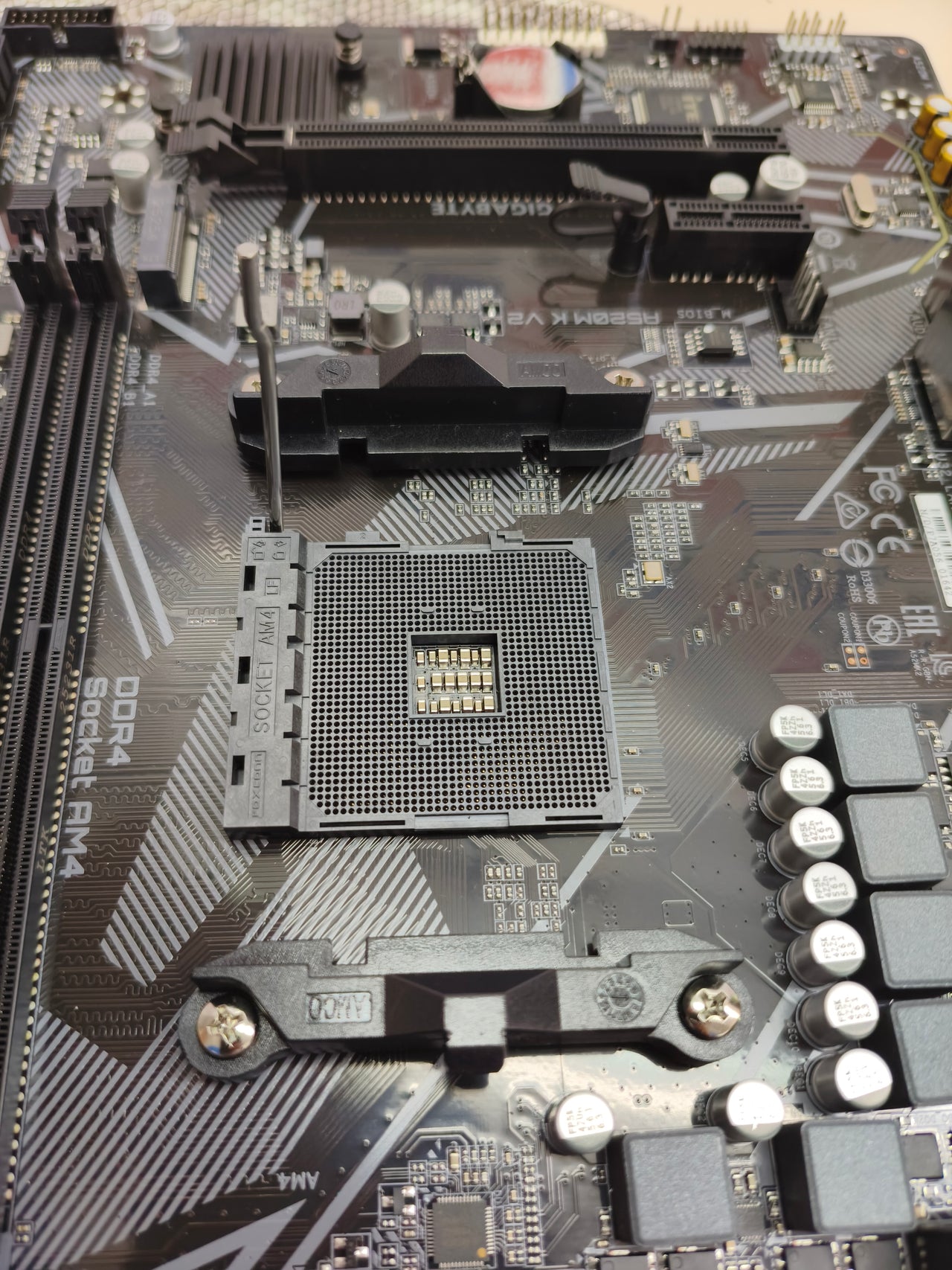 Placa base GIGABYTE A520M K V2 para AMD Ryzen AM4 DDR4