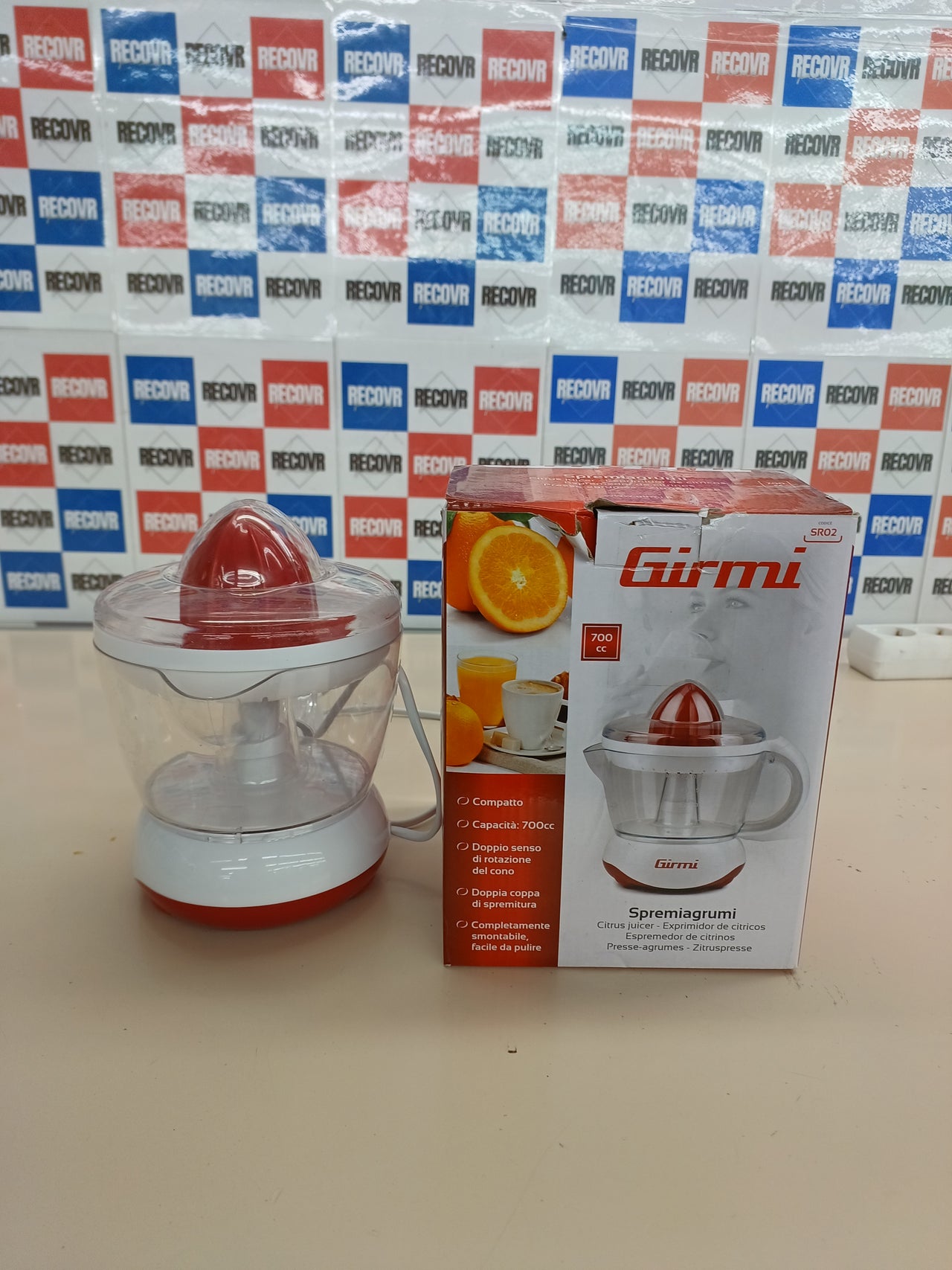 Exprimidor 25W 700 ml con doble copa GIRMI