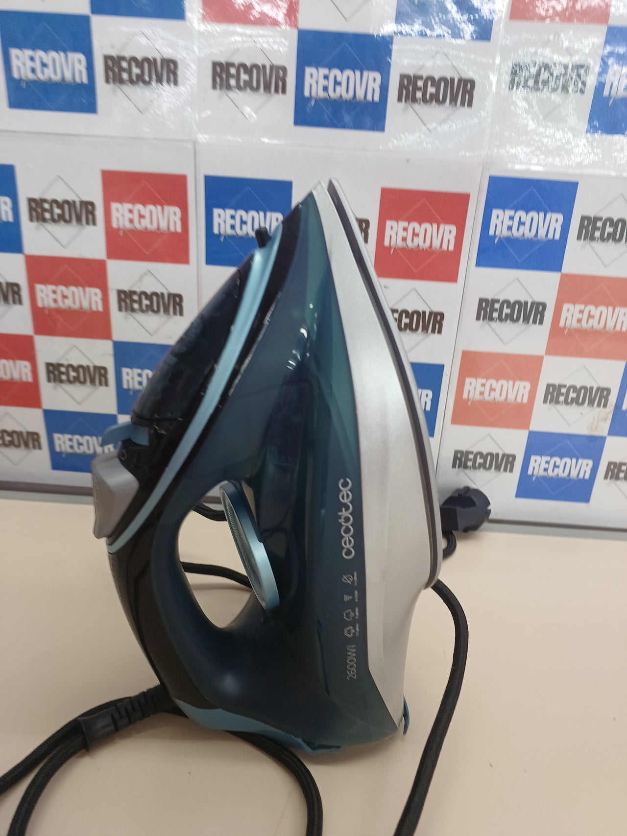 Plancha 2600W vapor 200g suela turbo Cecotec